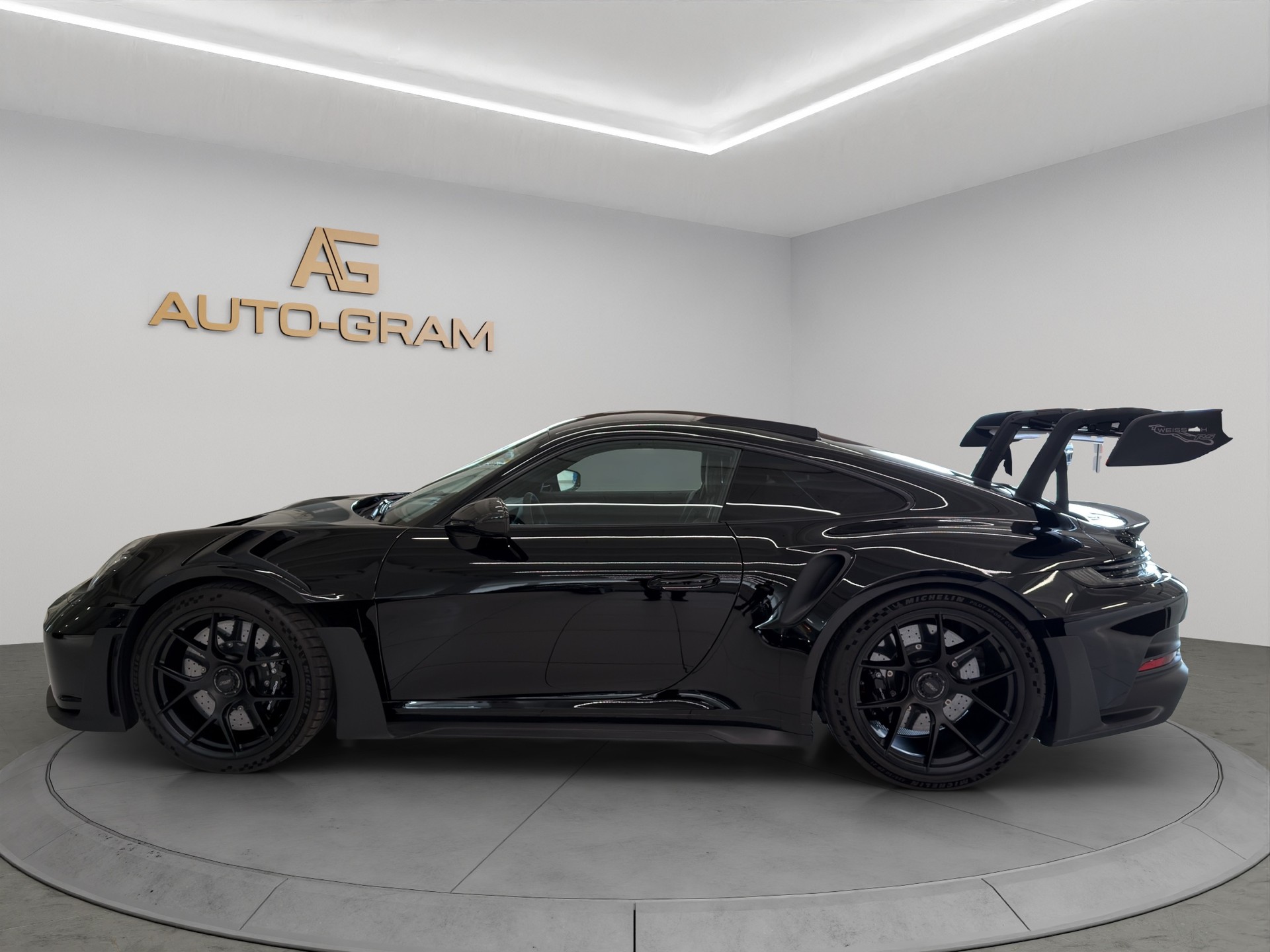 PORSCHE 911 GT3 RS Weissach-Paket-showroom-element-1