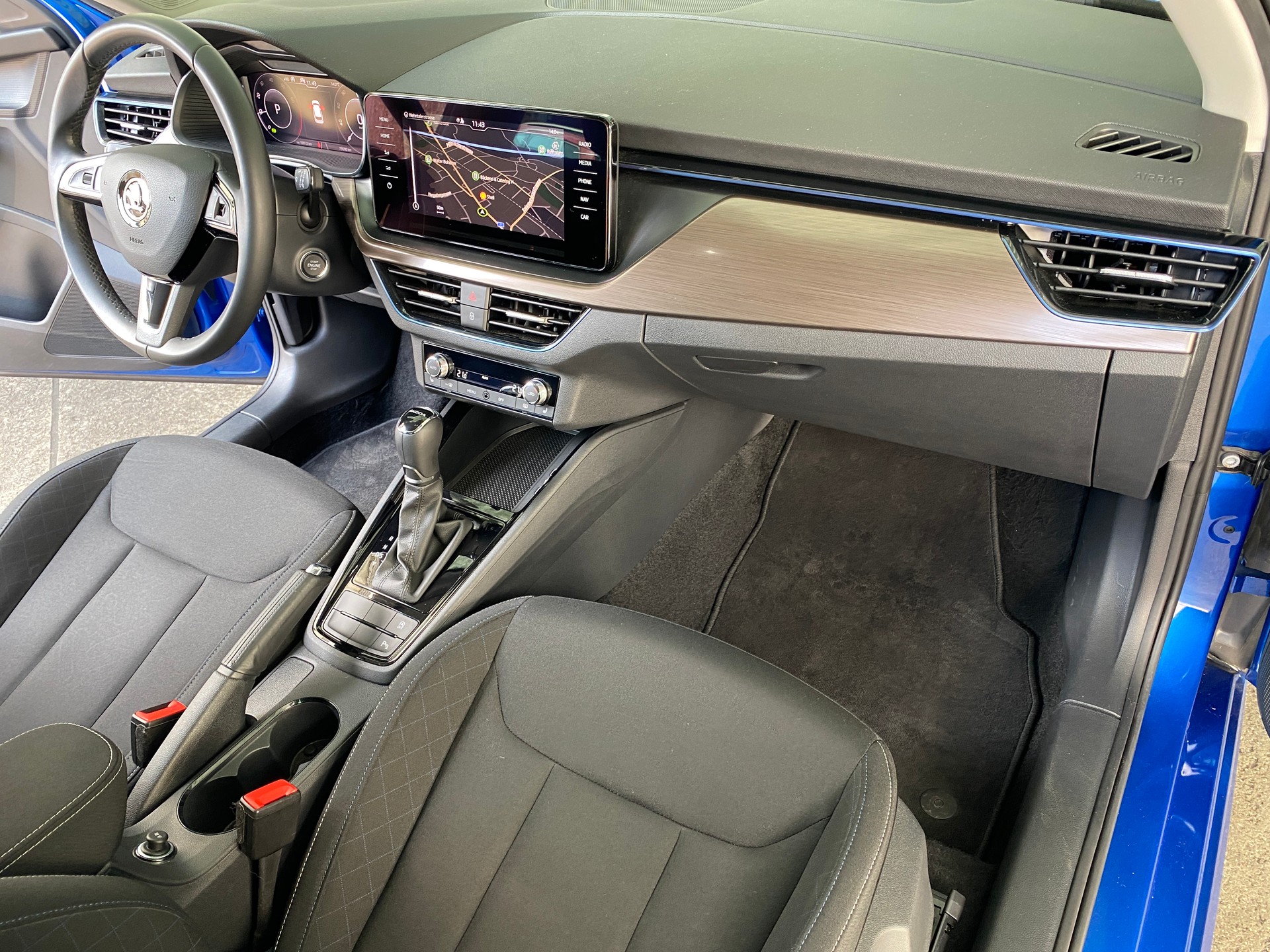 SKODA Kamiq 1.0 TSI Ambition DSG-image-21