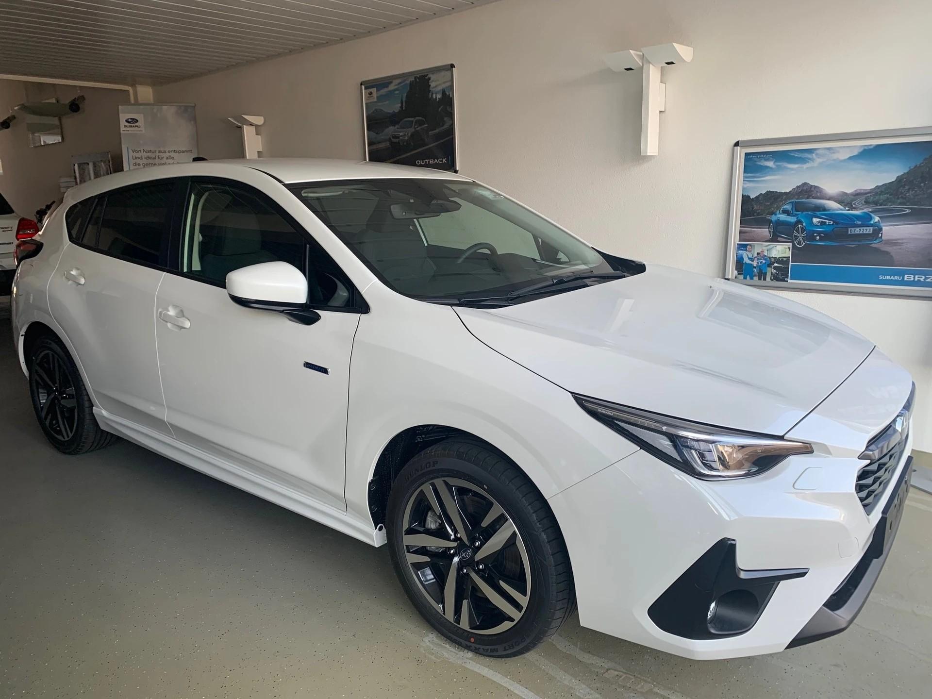 SUBARU Impreza 2.0i e-Boxer Swiss Plus