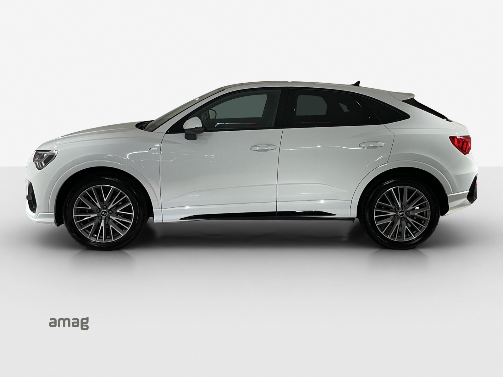 AUDI Q3 Sportback 35 TFSI S line Attraction S-tronic-showroom-element-1