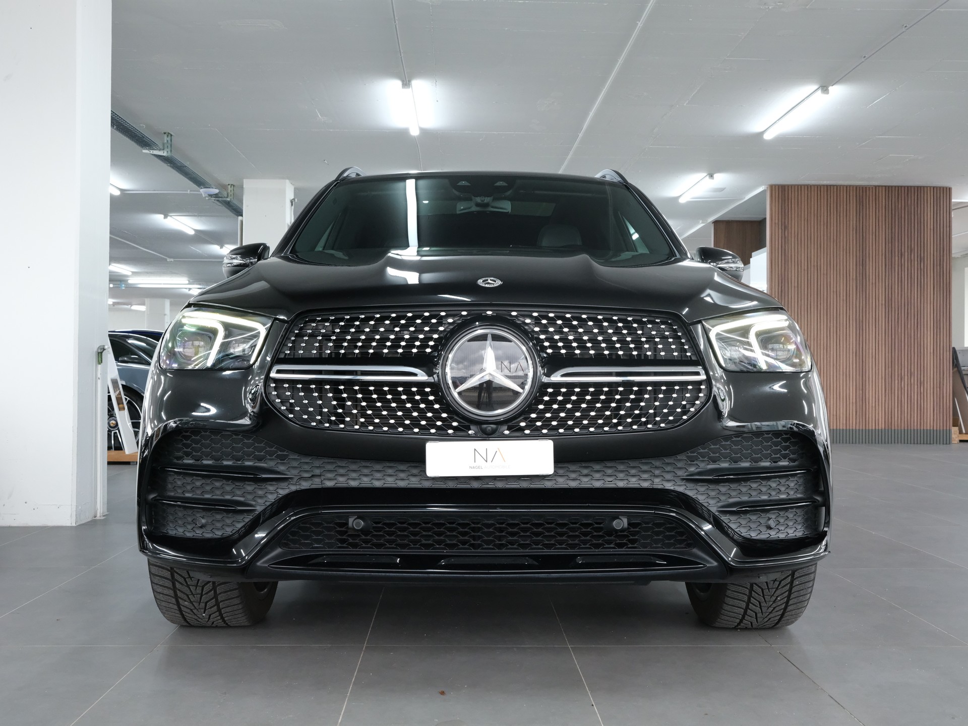 MERCEDES-BENZ GLE 350 d 4Matic AMG Line 9G-Tronic-showroom-element-2