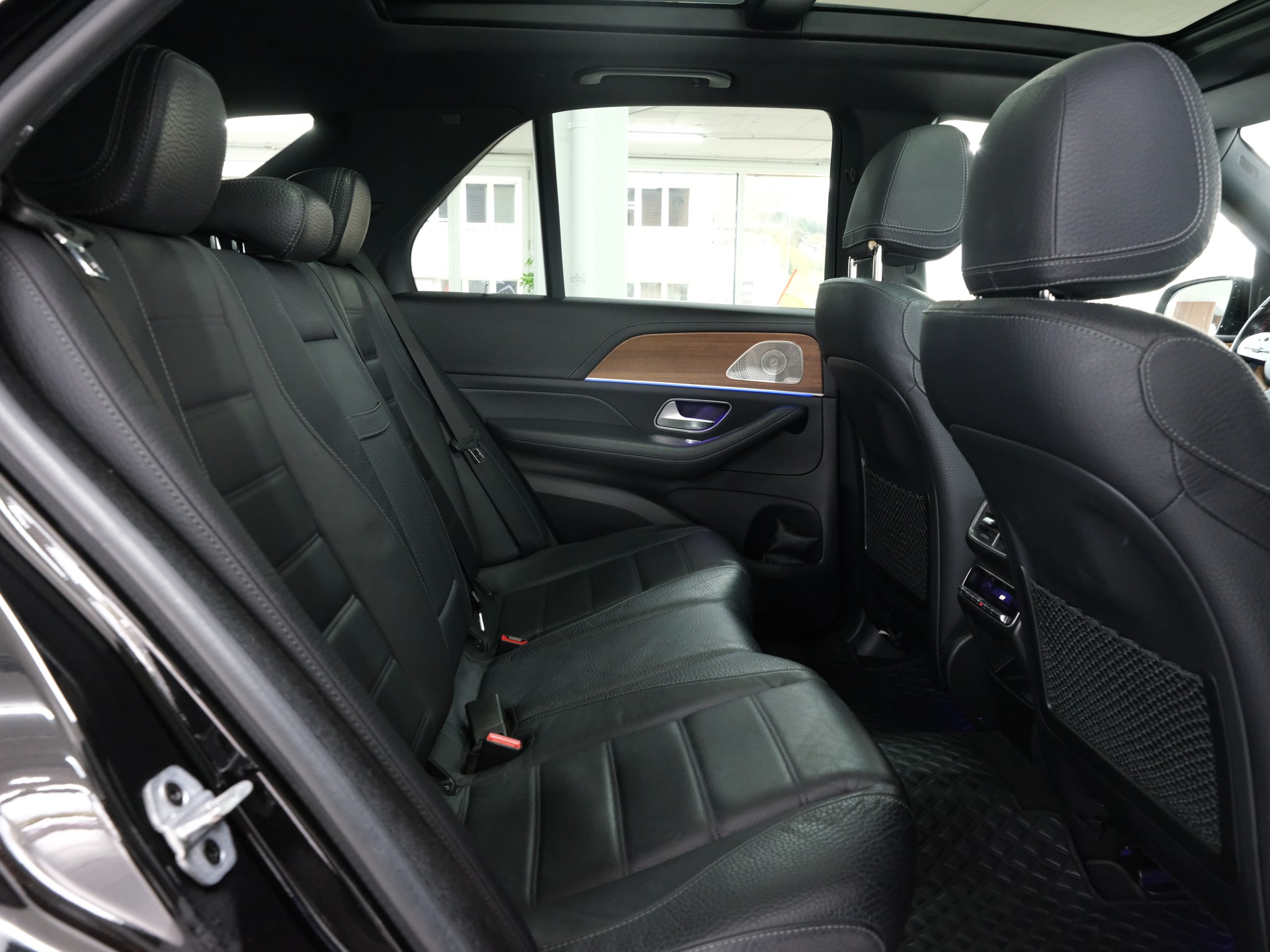 MERCEDES-BENZ GLE 350 d 4Matic AMG Line 9G-Tronic-image-23