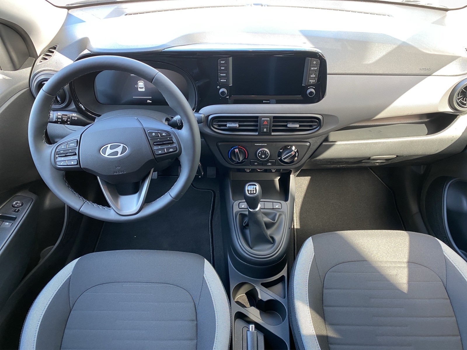 HYUNDAI i10 1.2 Amplia-image-11