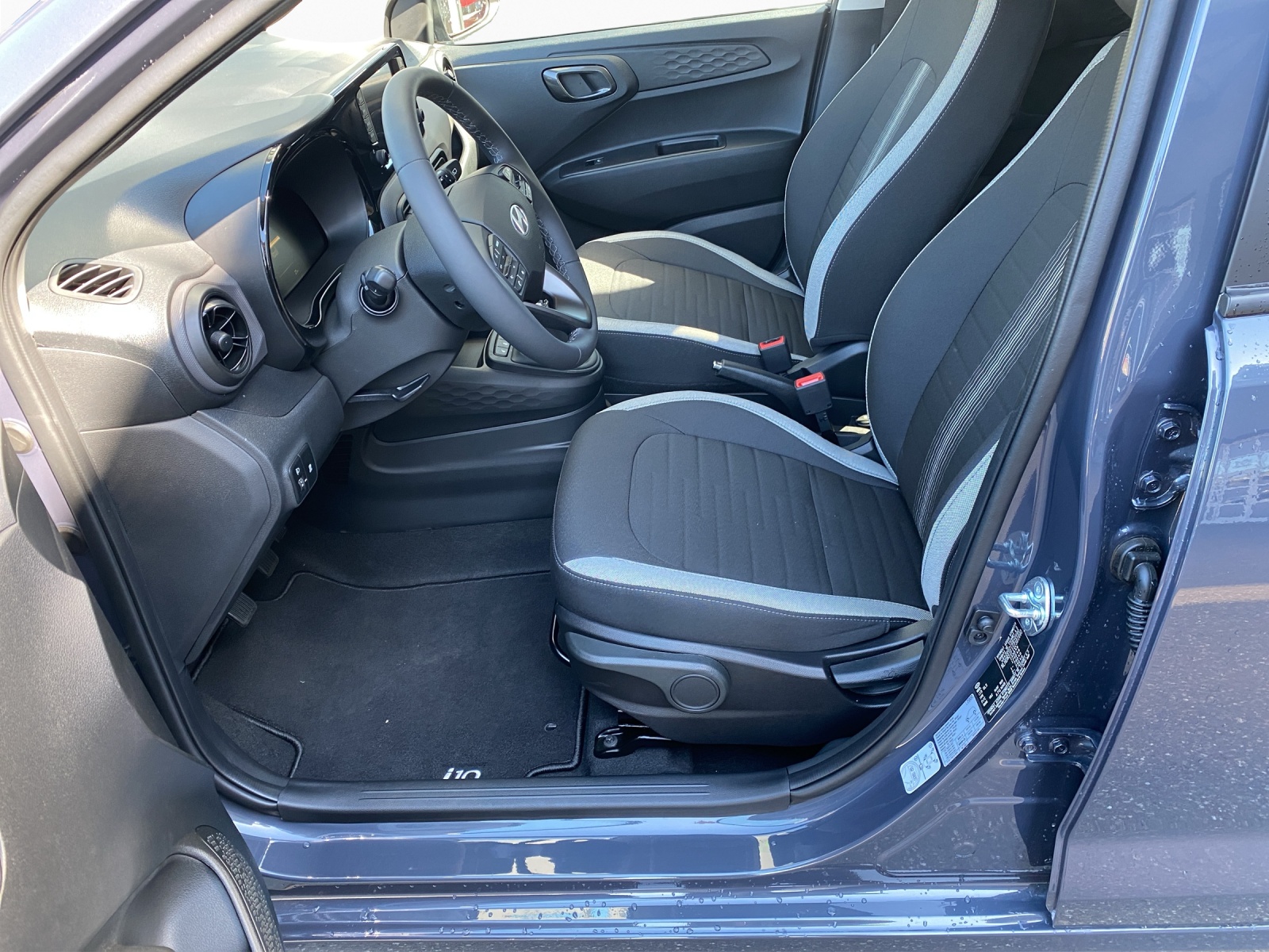 HYUNDAI i10 1.2 Amplia-image-9