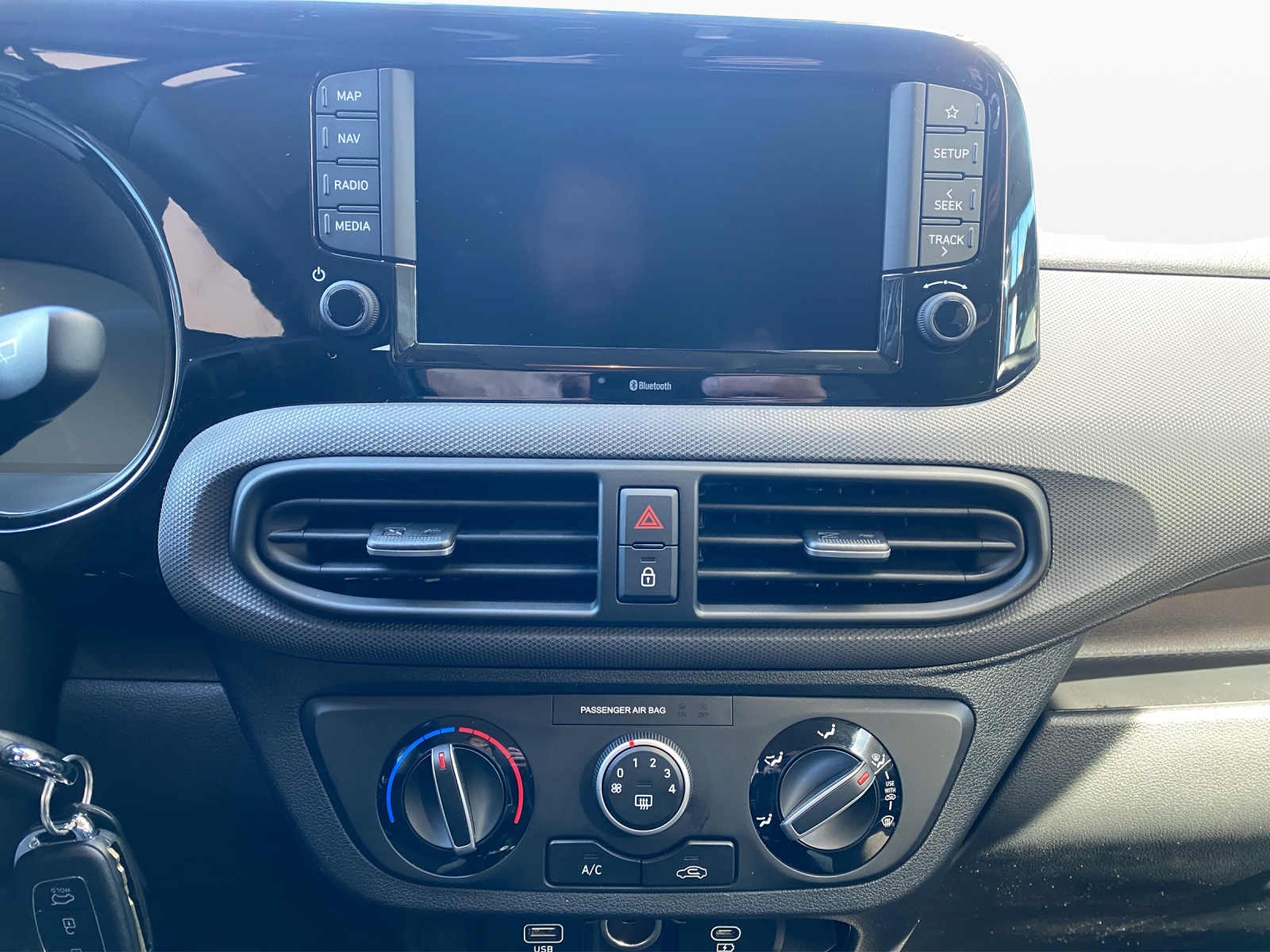 HYUNDAI i10 1.2 Amplia-image-14