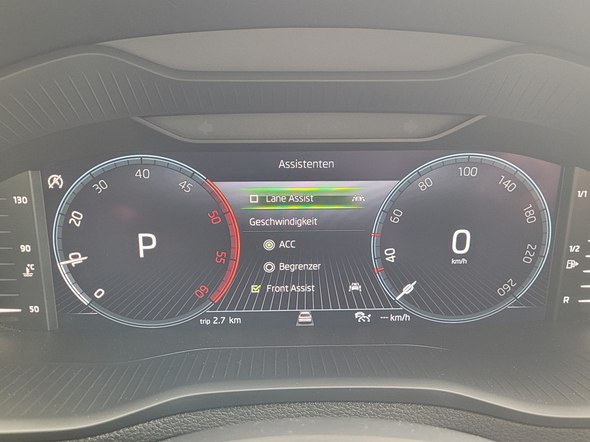 SKODA Karoq 2.0 TDI CR Style 4x4 DSG *Anhängerkupplung+8-fach bereift*-image-10