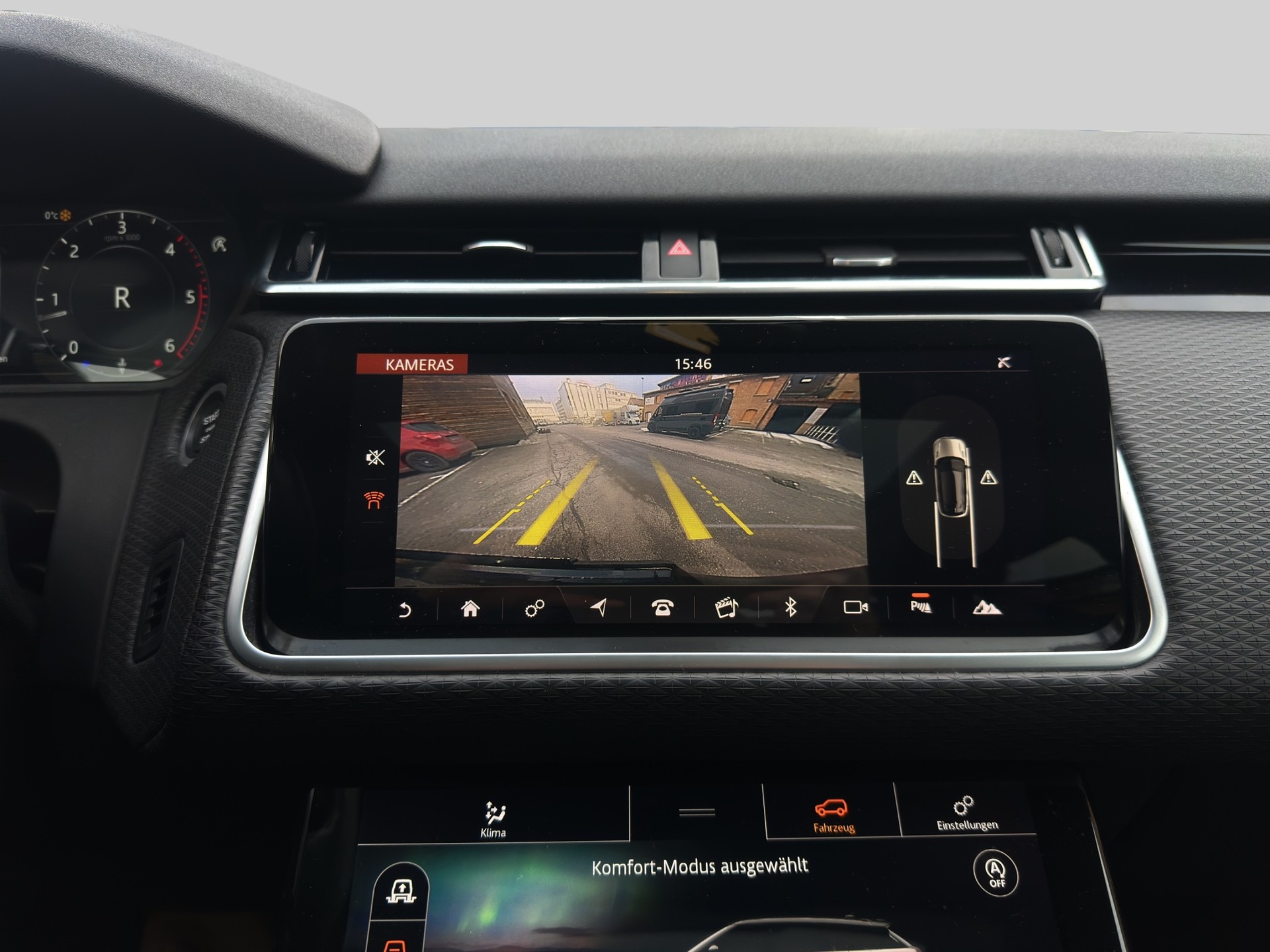 LAND ROVER Range Rover Velar R-Dynamic D 240 SE Automatic-image-12