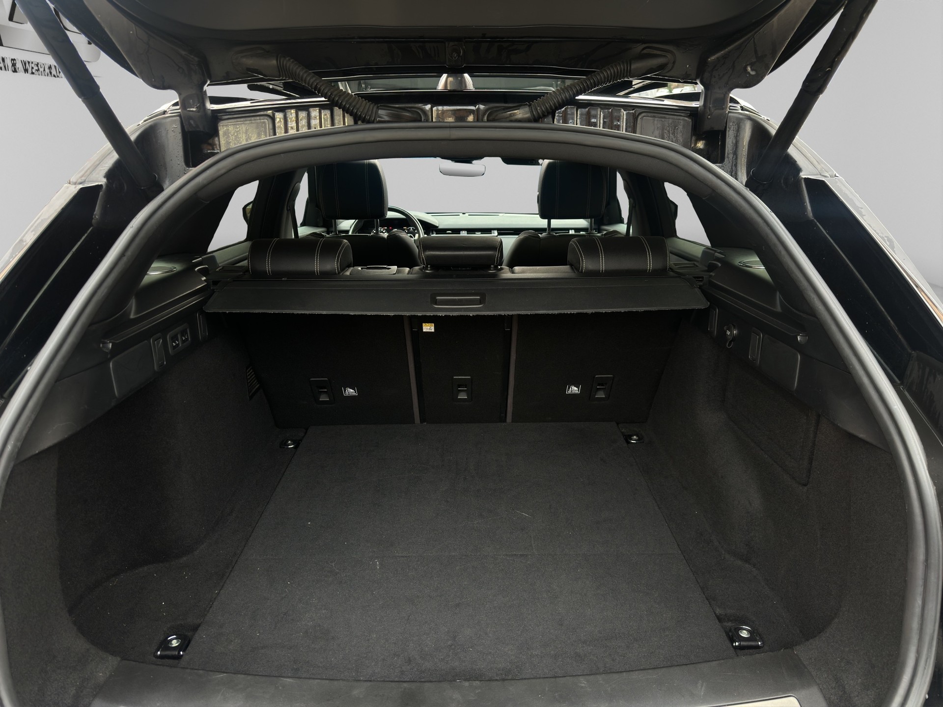 LAND ROVER Range Rover Velar R-Dynamic D 240 SE Automatic-image-14