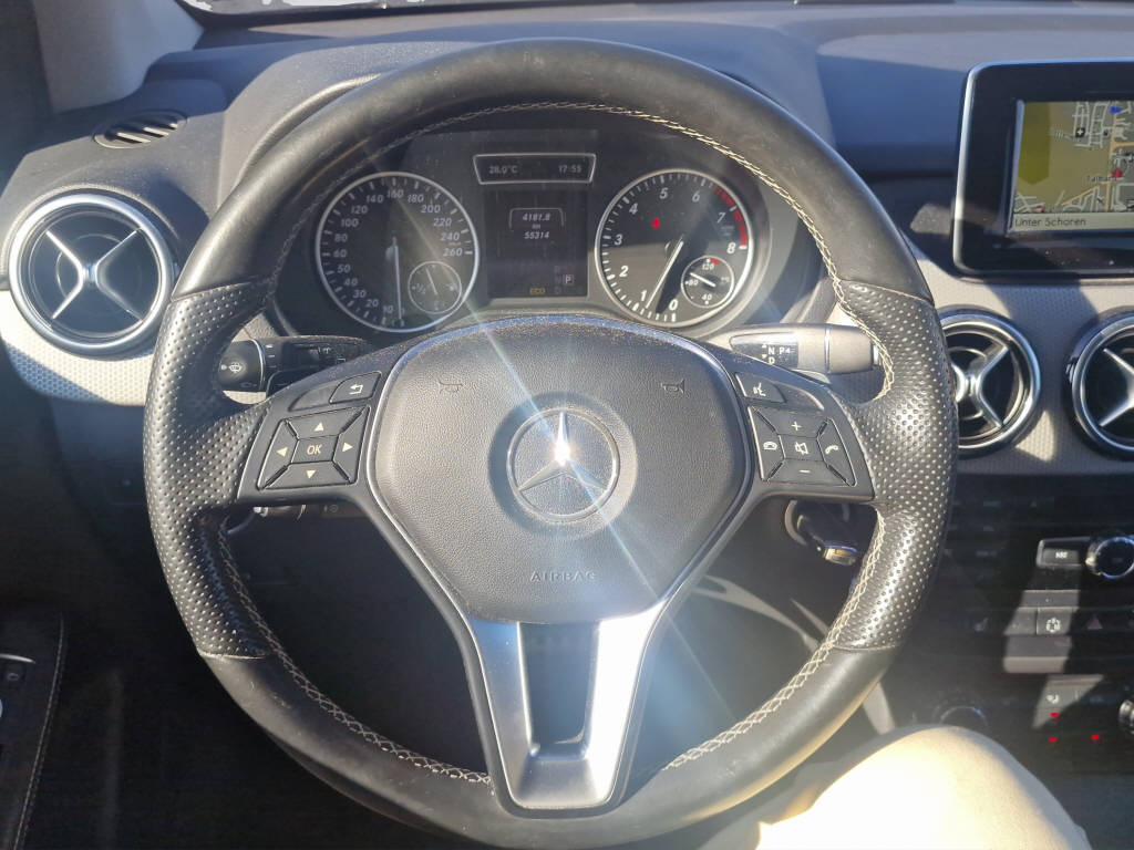 MERCEDES-BENZ B 200-image-14