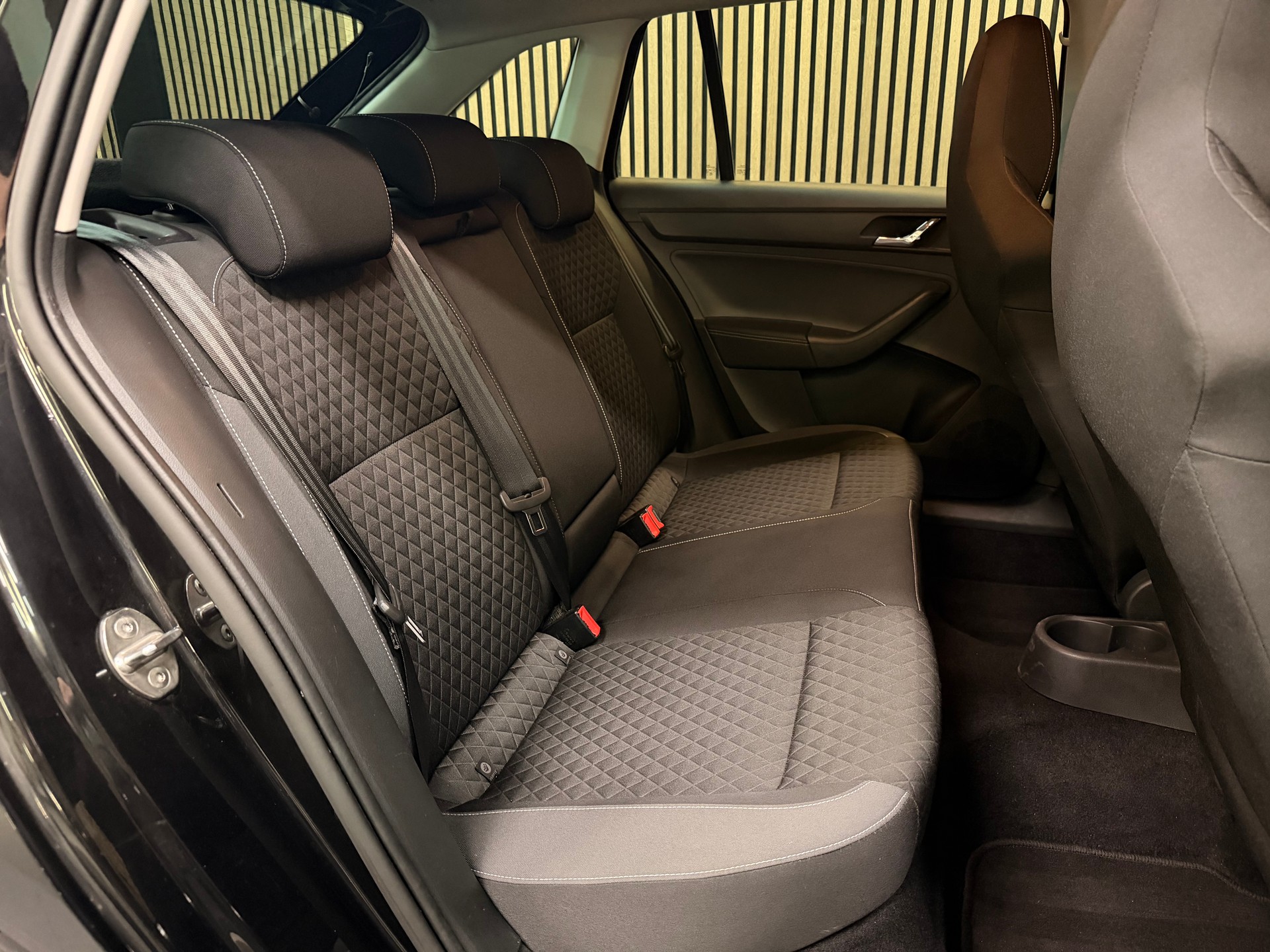 SKODA Rapid Spaceback 1.4 TSI Style DSG | CH-Fzg. | CarVertical | 8-Fach Bereift-image-17
