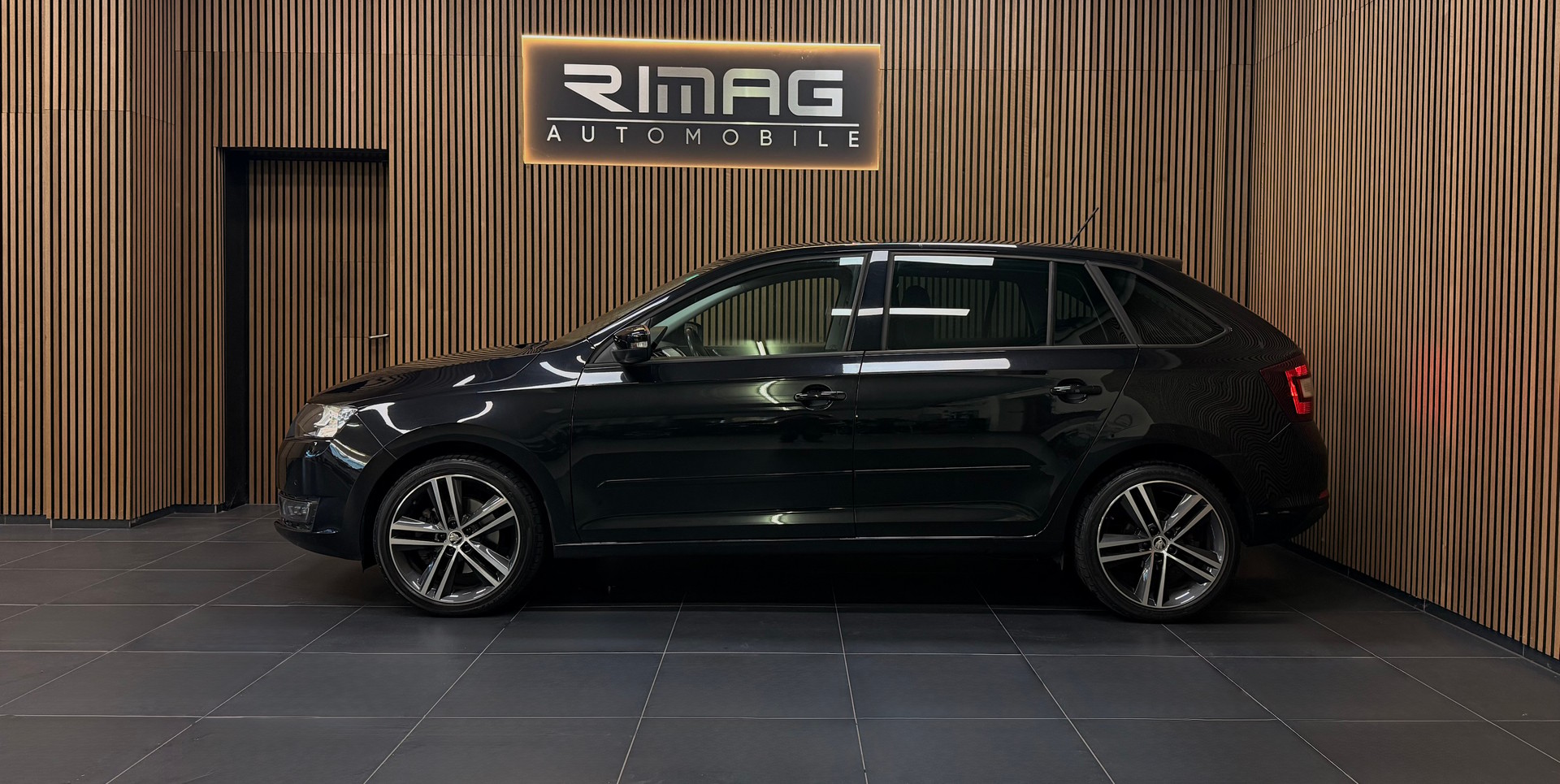 SKODA Rapid Spaceback 1.4 TSI Style DSG | CH-Fzg. | CarVertical | 8-Fach Bereift-image-4