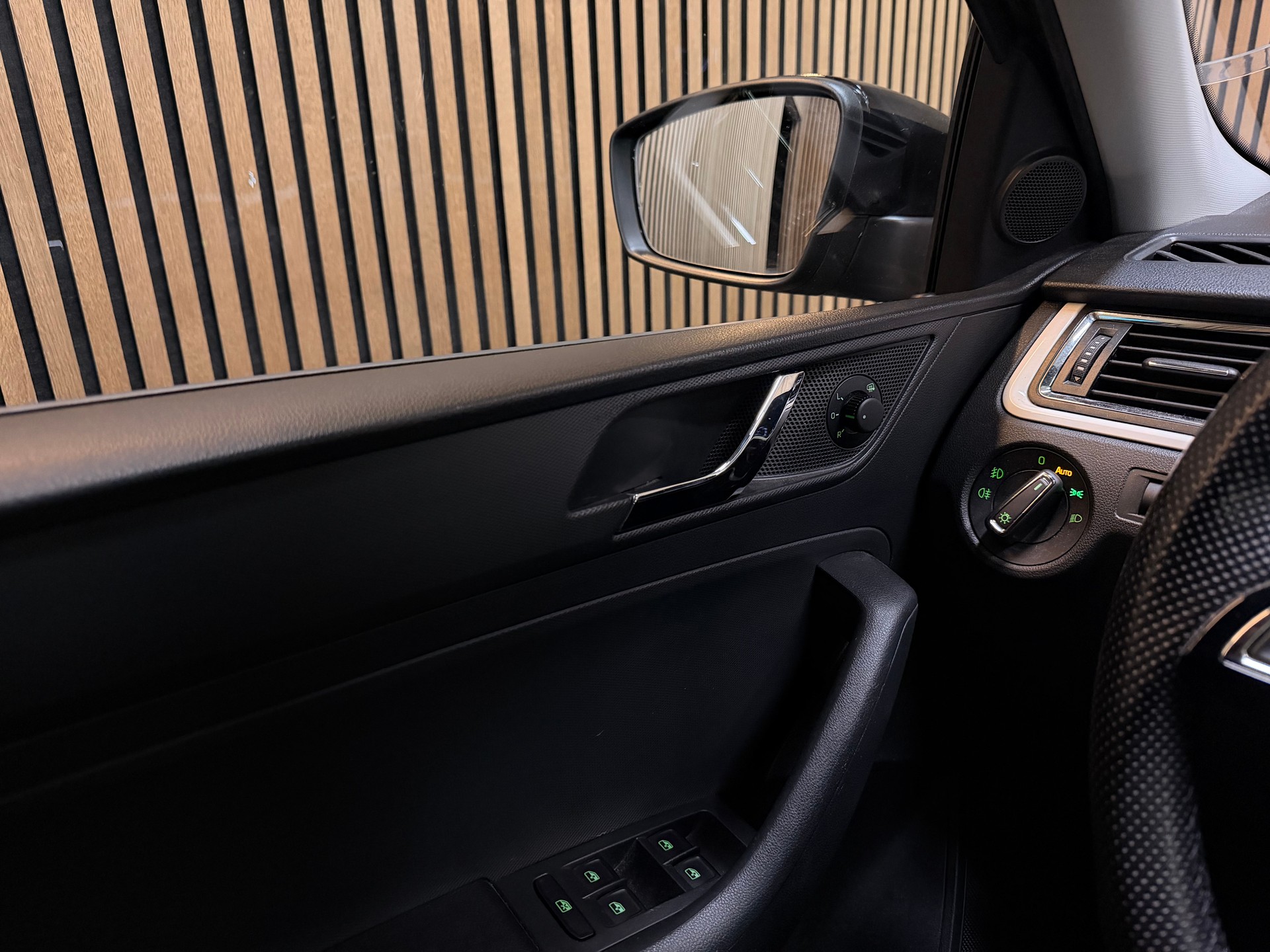 SKODA Rapid Spaceback 1.4 TSI Style DSG | CH-Fzg. | CarVertical | 8-Fach Bereift-image-21