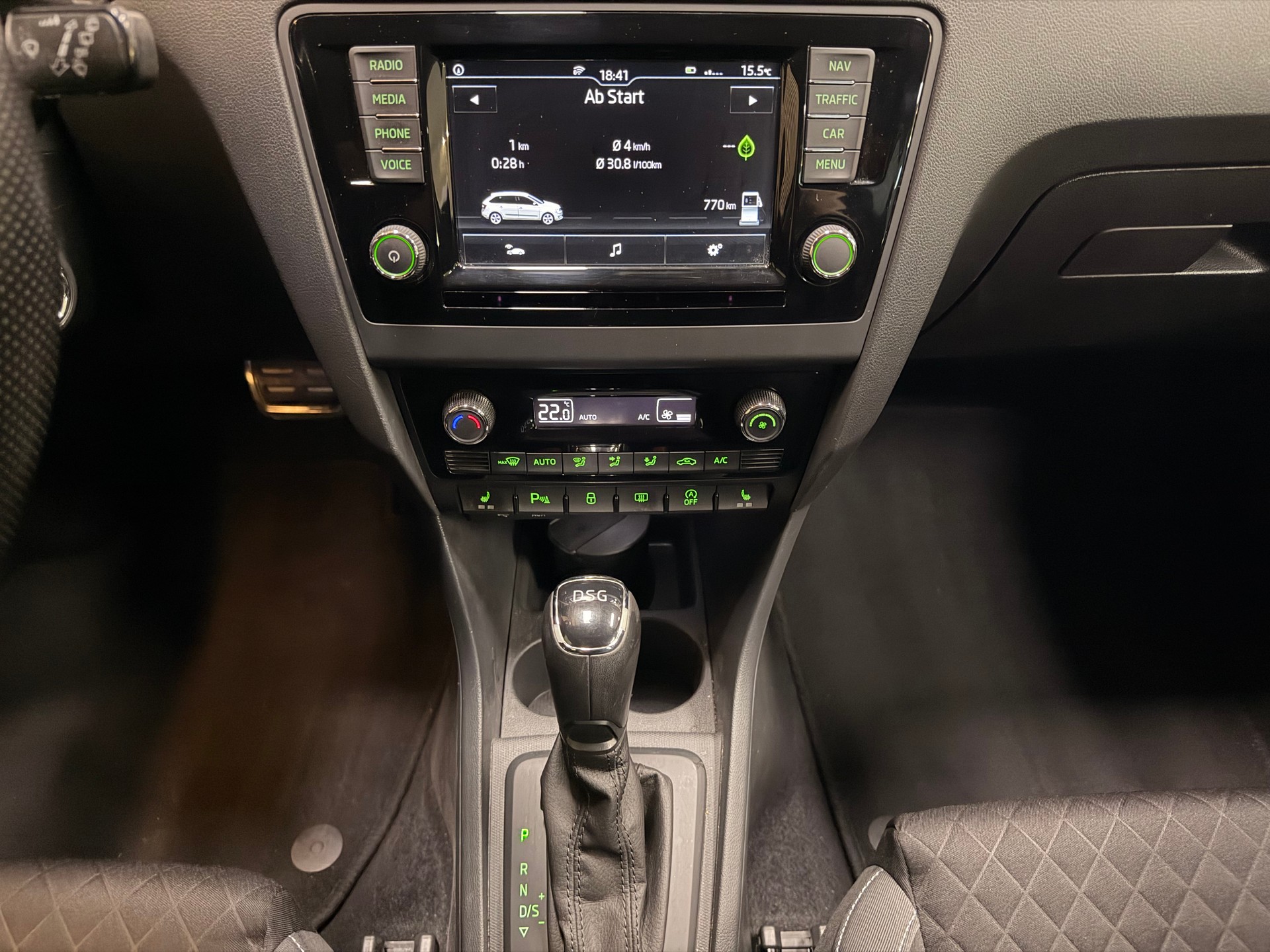 SKODA Rapid Spaceback 1.4 TSI Style DSG | CH-Fzg. | CarVertical | 8-Fach Bereift-image-18