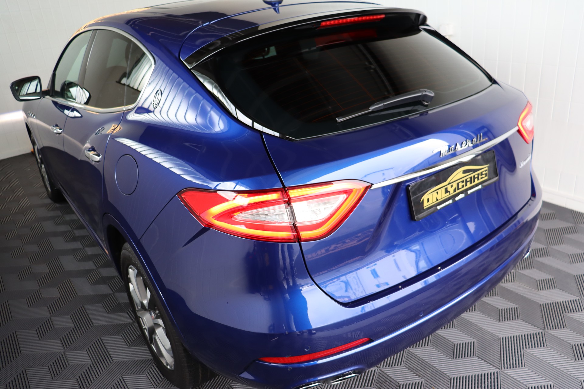 MASERATI Levante D 3.0 V6 GranSport Automatica ** CH-AUTO ** FAHRASSISTENZ-PAKET ** 360 GRAD PARK-PAKET **-image-9
