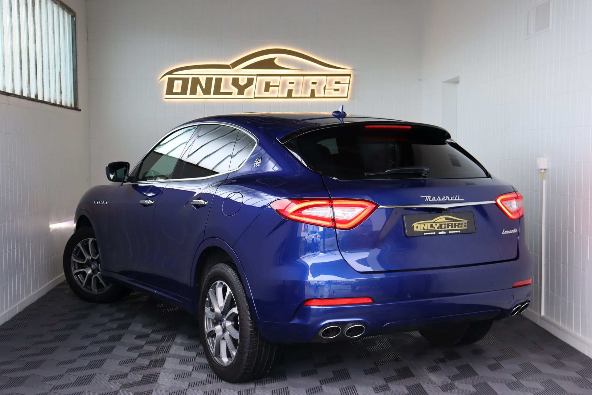 MASERATI Levante D 3.0 V6 GranSport Automatica ** CH-AUTO ** FAHRASSISTENZ-PAKET ** 360 GRAD PARK-PAKET **-image-6