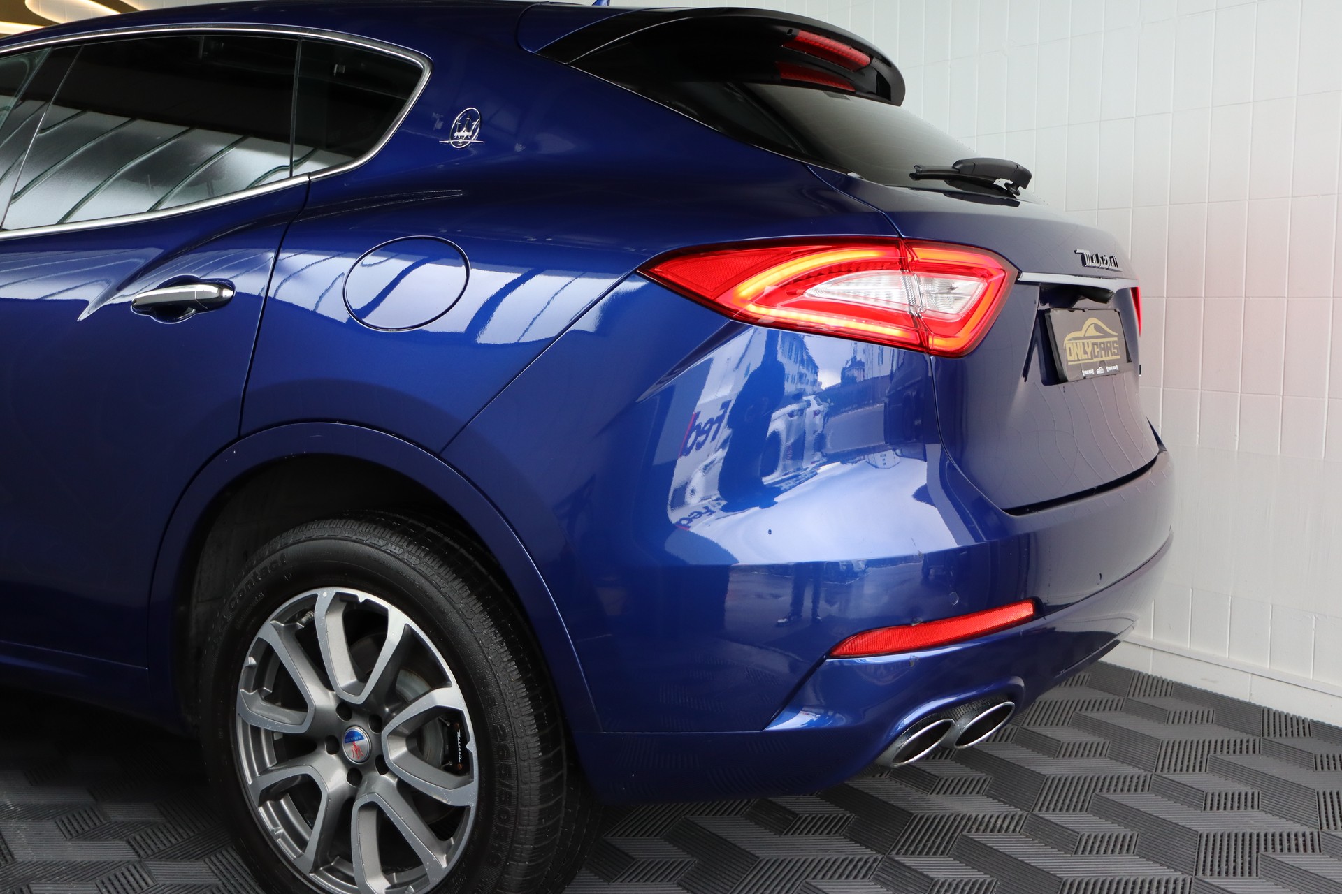 MASERATI Levante D 3.0 V6 GranSport Automatica ** CH-AUTO ** FAHRASSISTENZ-PAKET ** 360 GRAD PARK-PAKET **-image-10