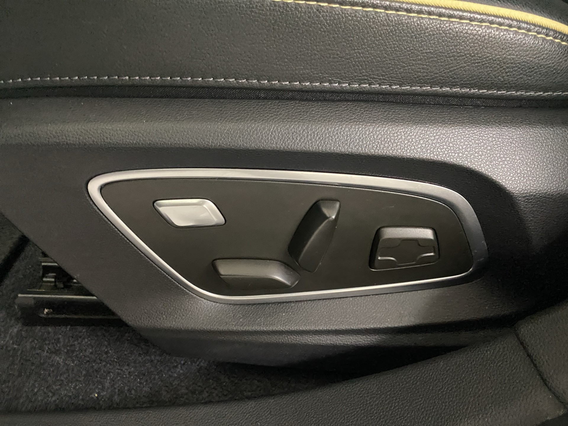 RENAULT Mégane E-TECH EV60 Iconic-image-17