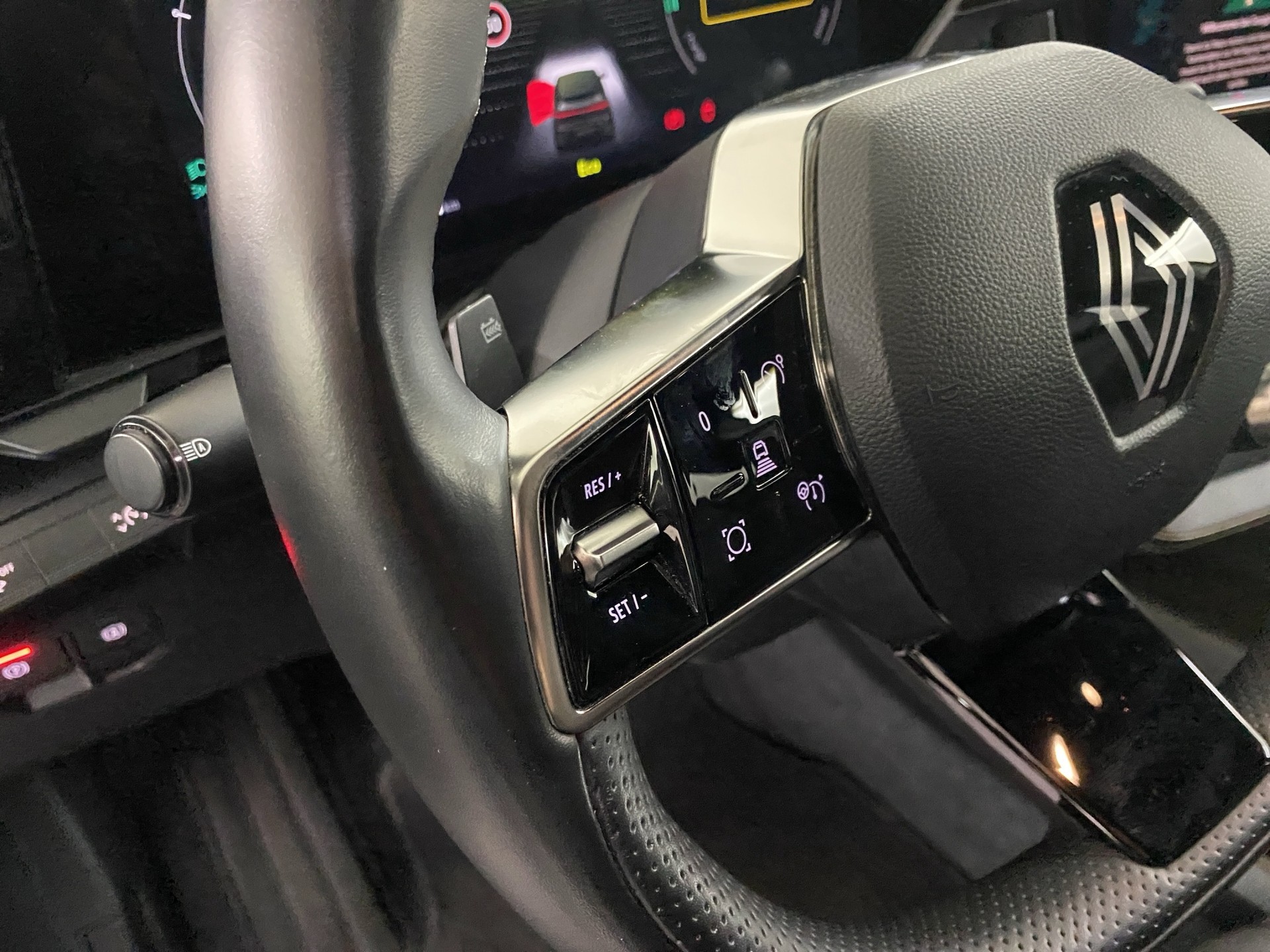 RENAULT Mégane E-TECH EV60 Iconic-image-12
