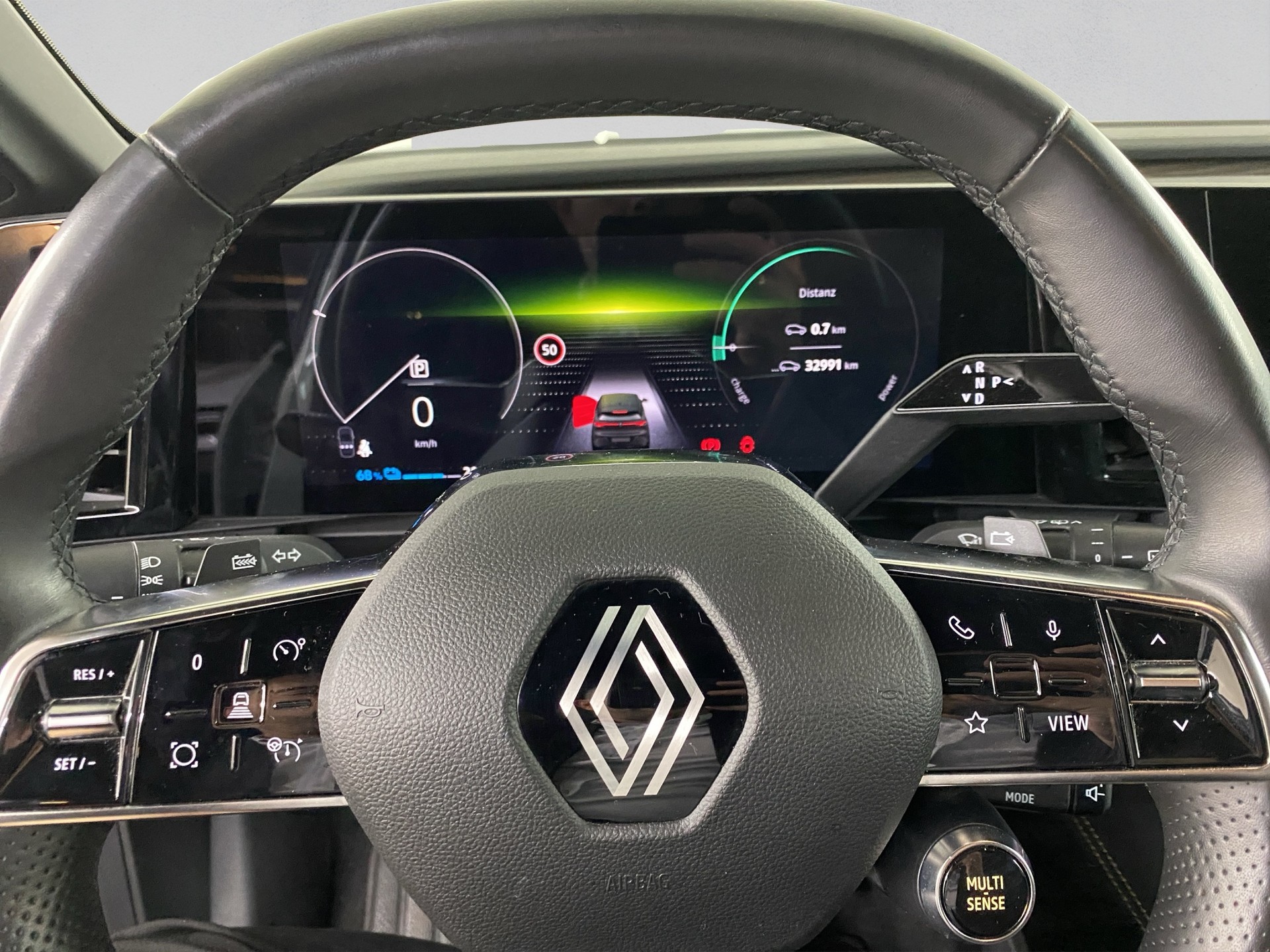 RENAULT Mégane E-TECH EV60 Iconic-image-11