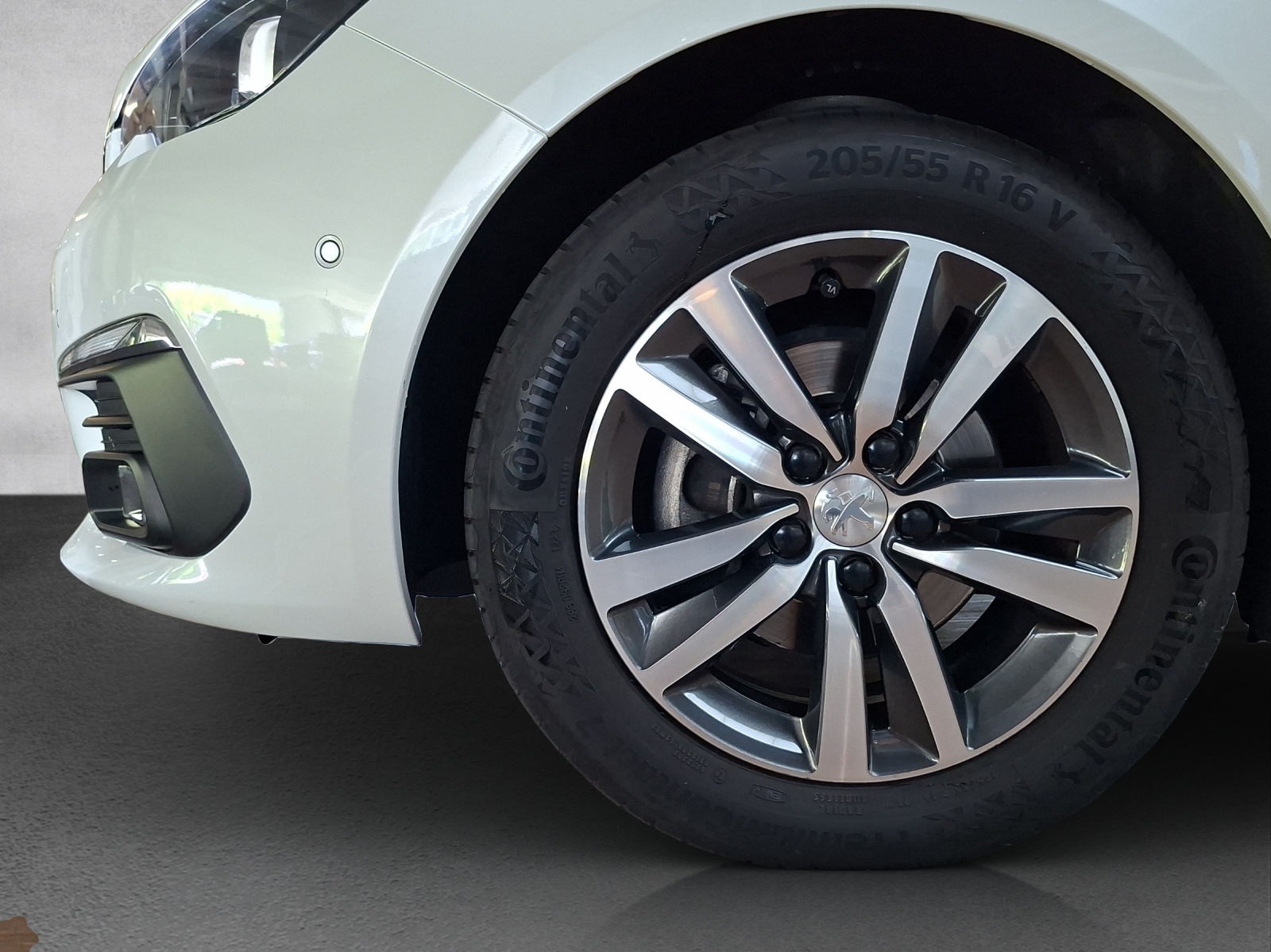 PEUGEOT 308 1.5 BlueHDi Tech Edition-image-15