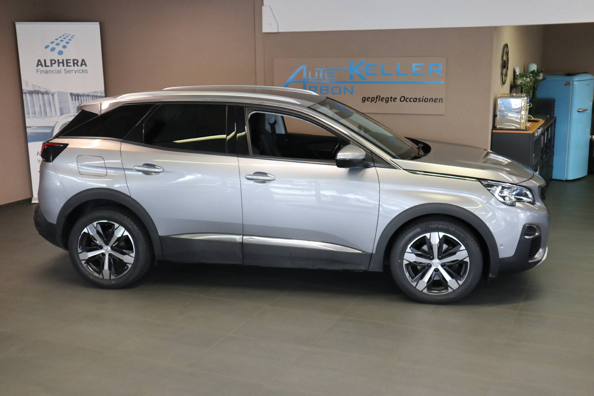 PEUGEOT 3008 1.2 PureTech Allure