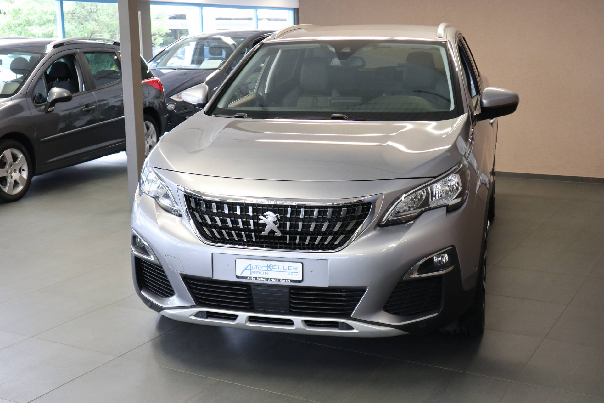 PEUGEOT 3008 1.2 PureTech Allure-image-3