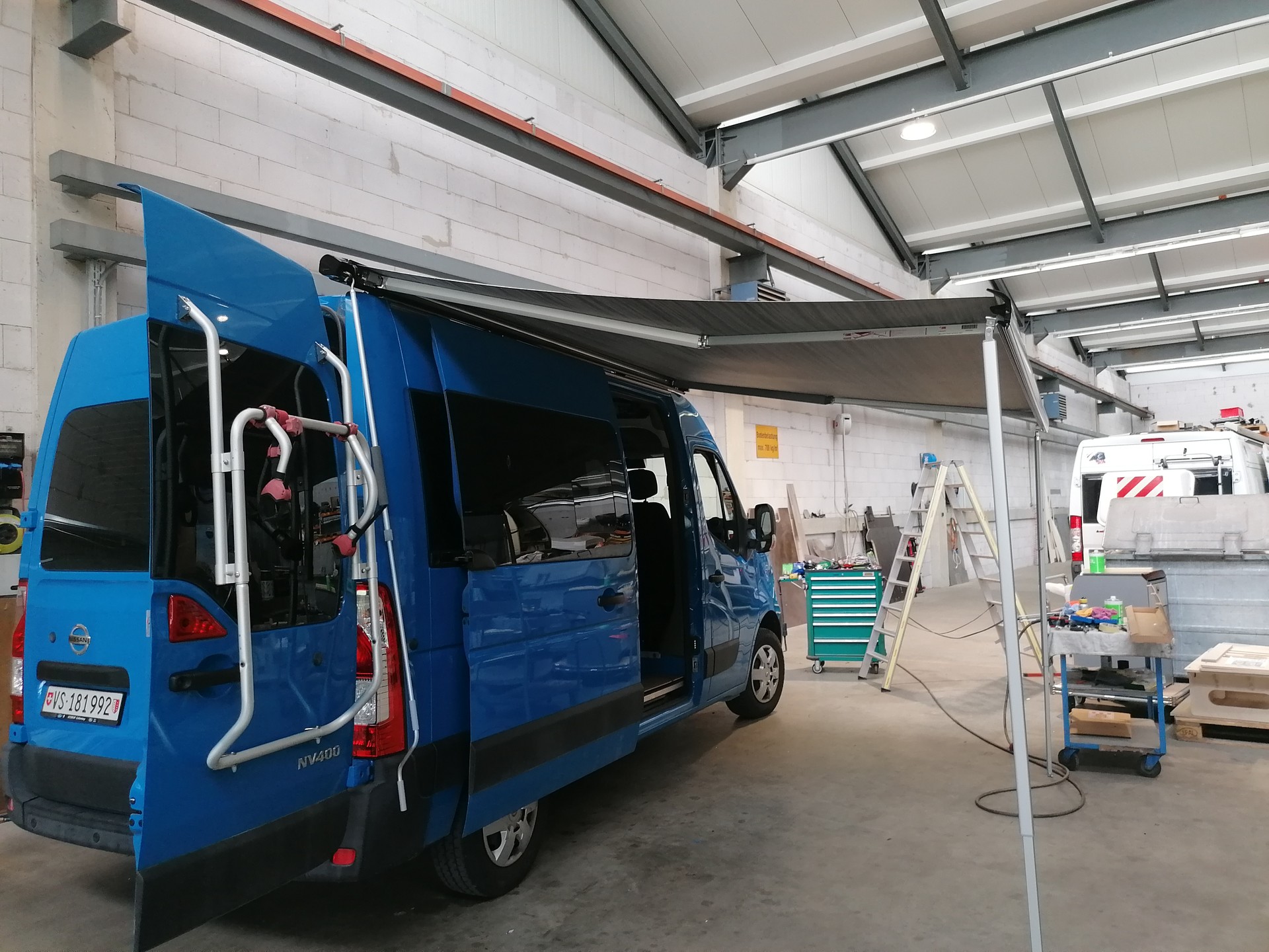 NISSAN NV400-image-11