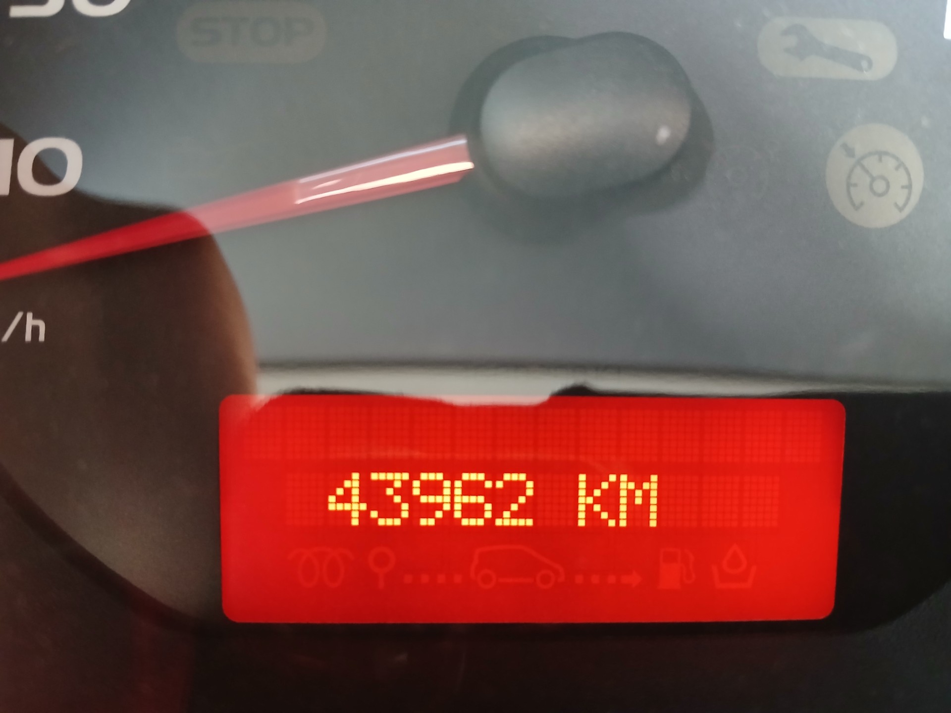 NISSAN NV400-image-2