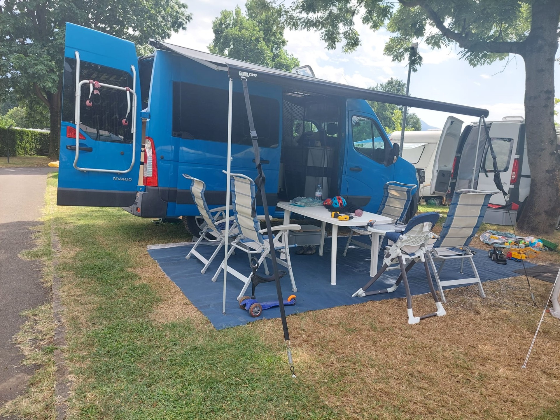 NISSAN NV400