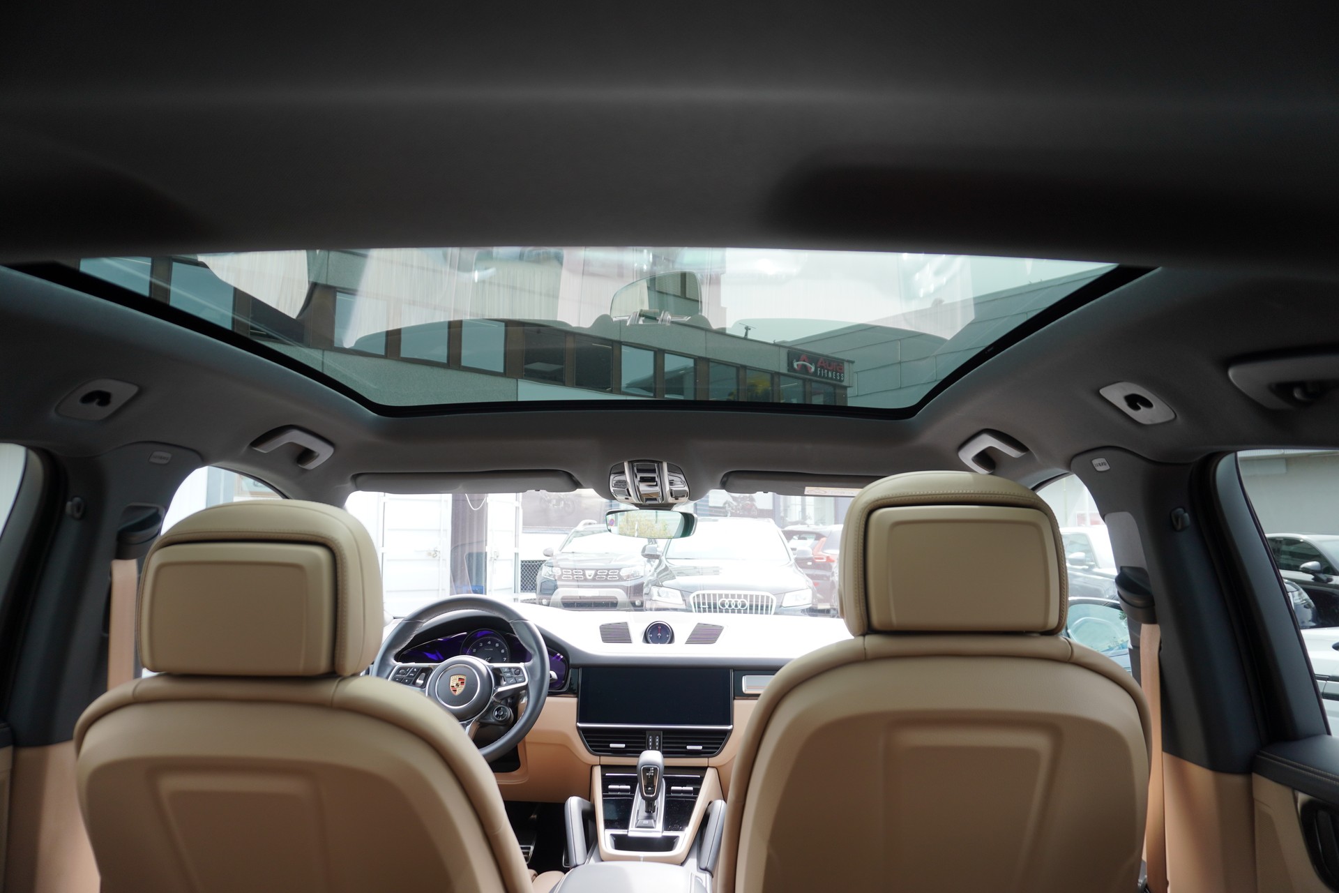 PORSCHE Cayenne S Coupé Platinum Edition-image-11