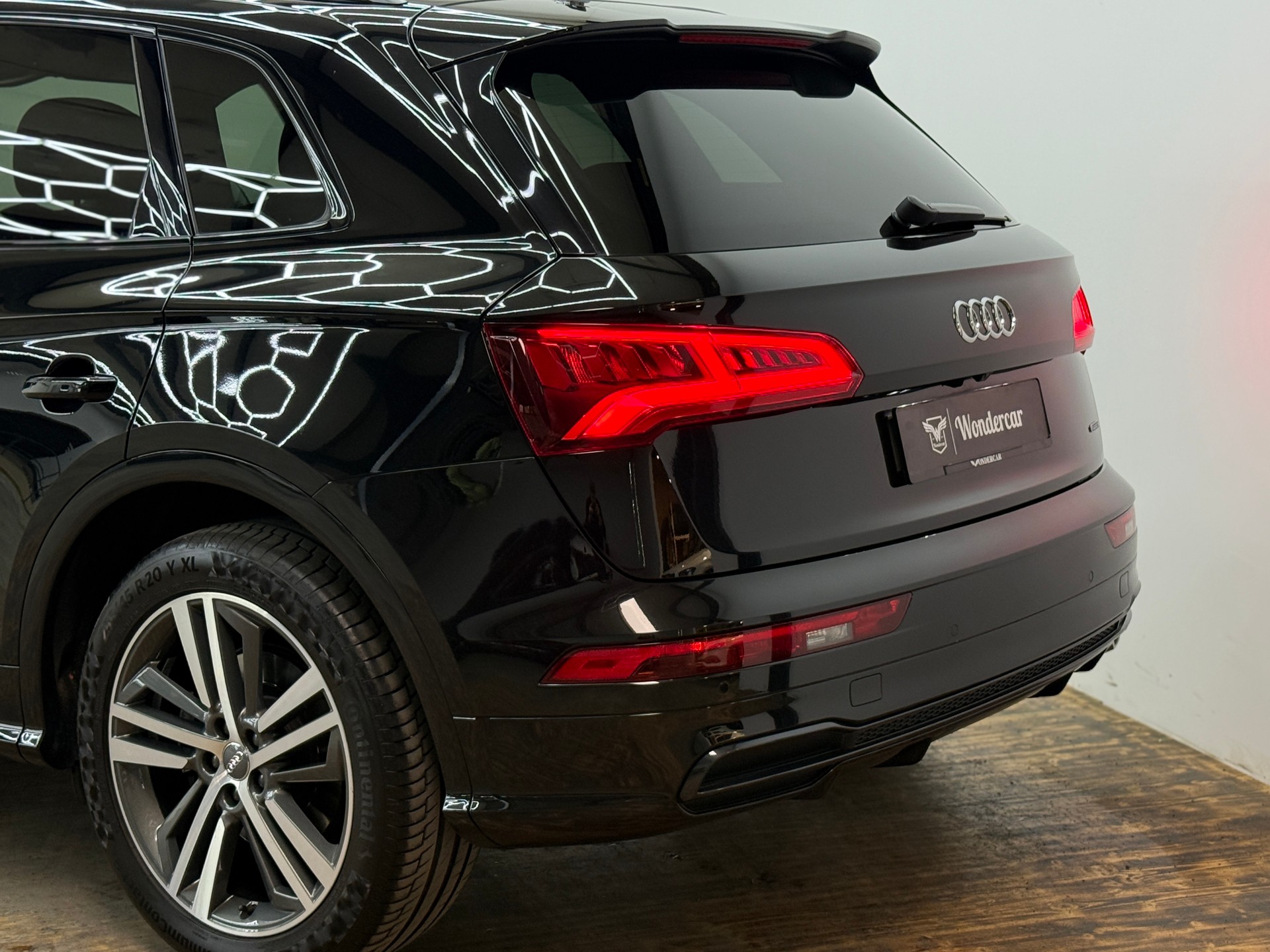 AUDI Q5 2.0 TFSI sport quattro S-tronic-image-9