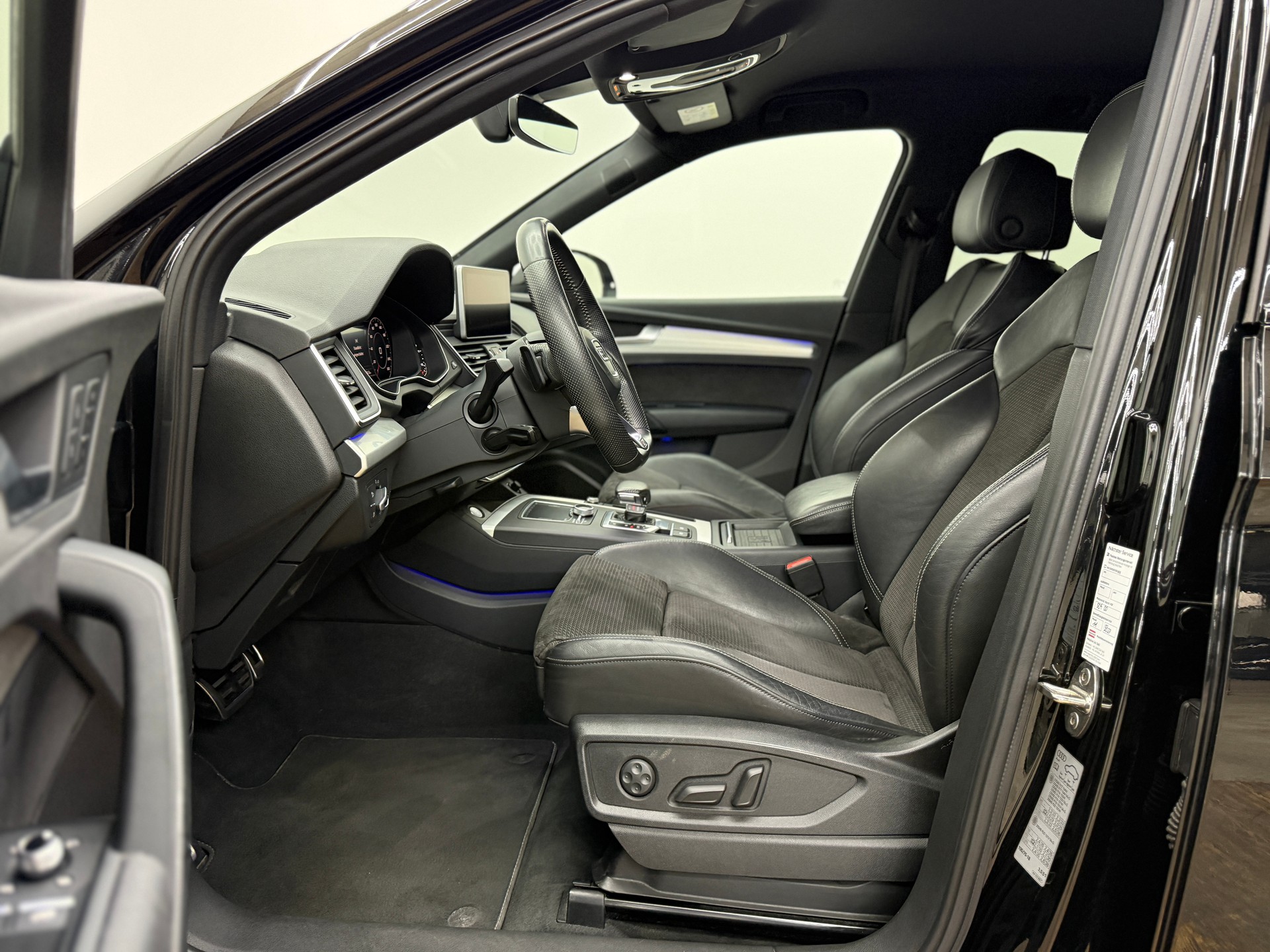 AUDI Q5 2.0 TFSI sport quattro S-tronic-image-17