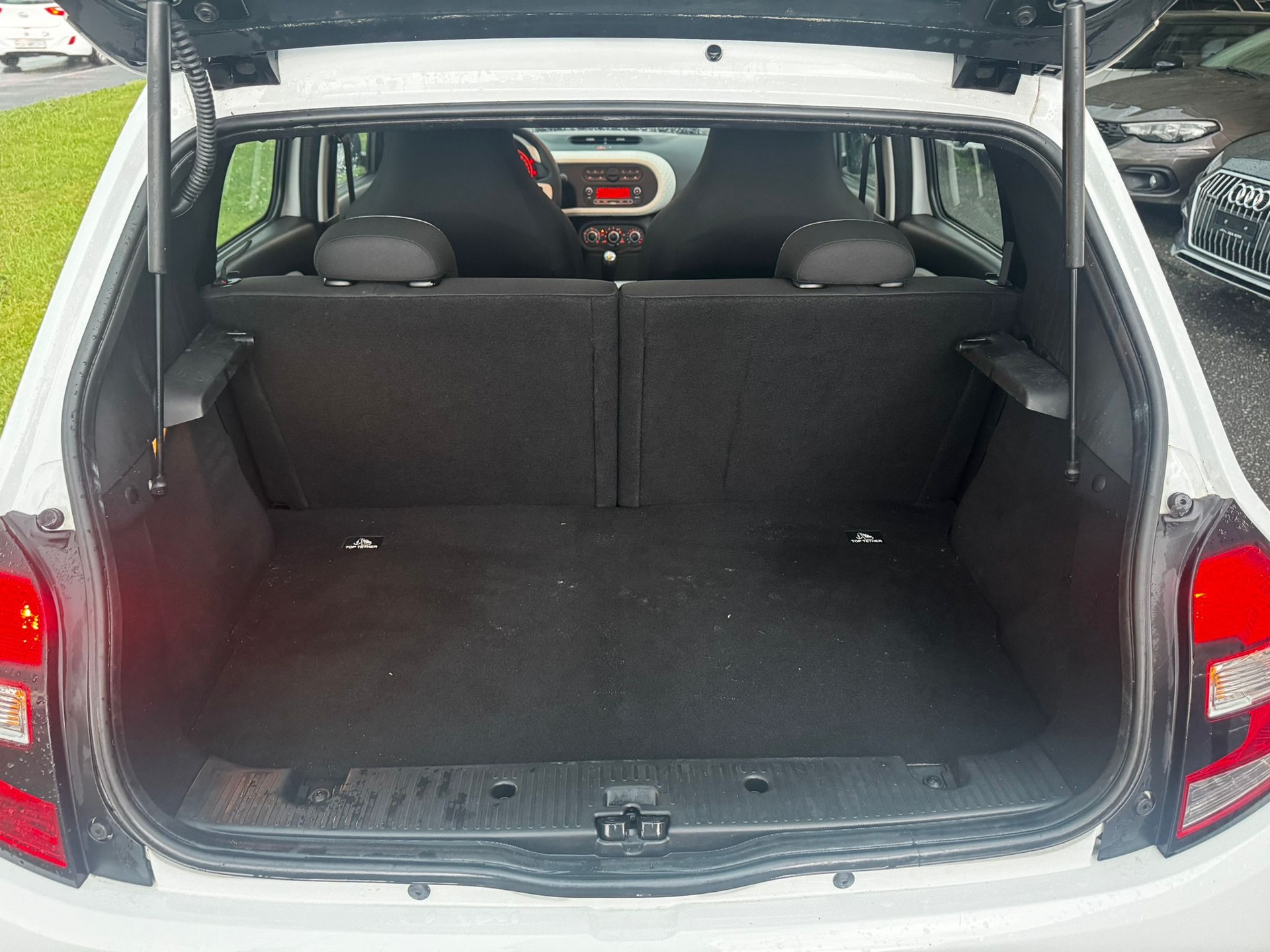 RENAULT Twingo 1.0 Life-image-11