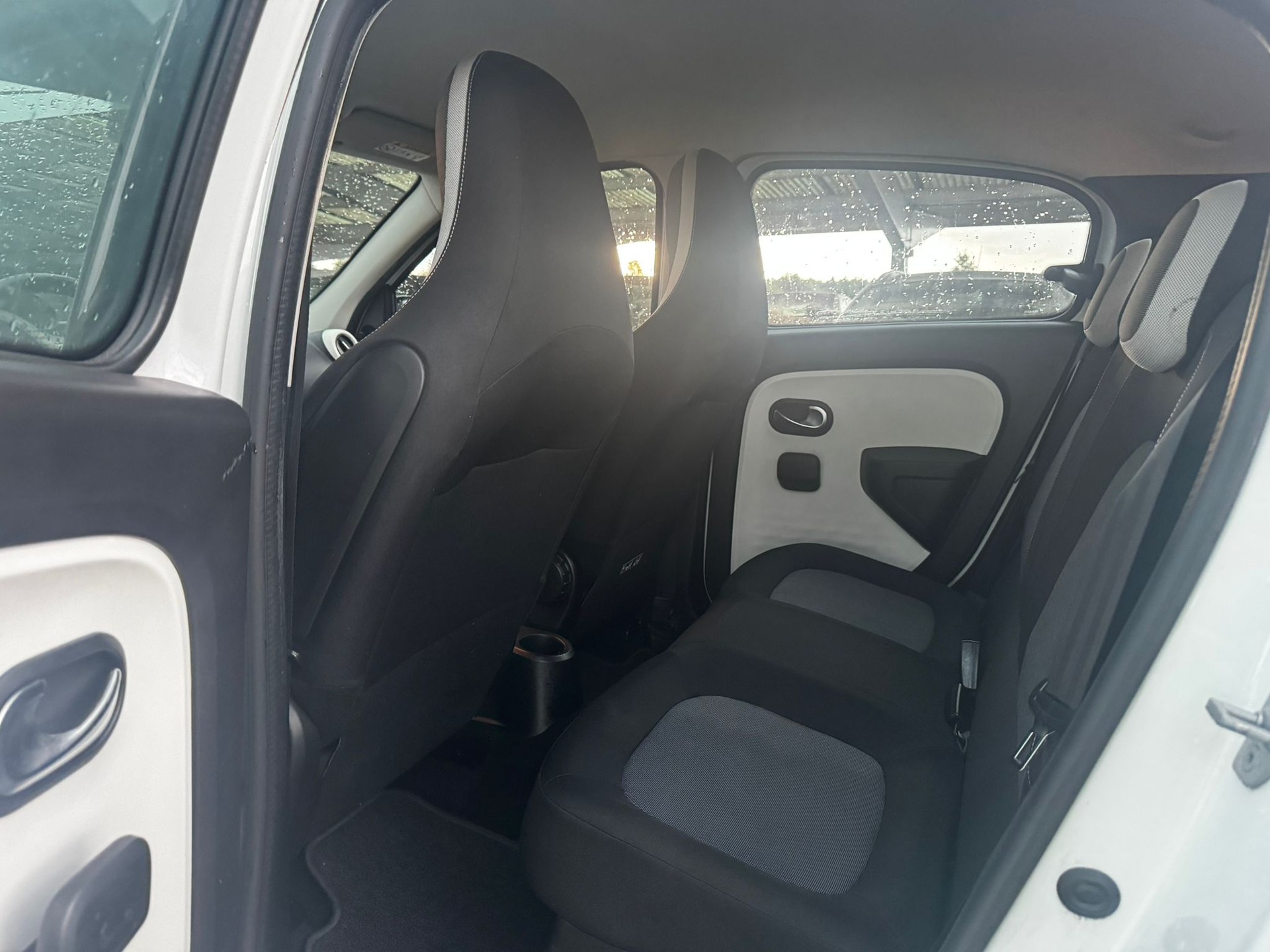 RENAULT Twingo 1.0 Life-image-10