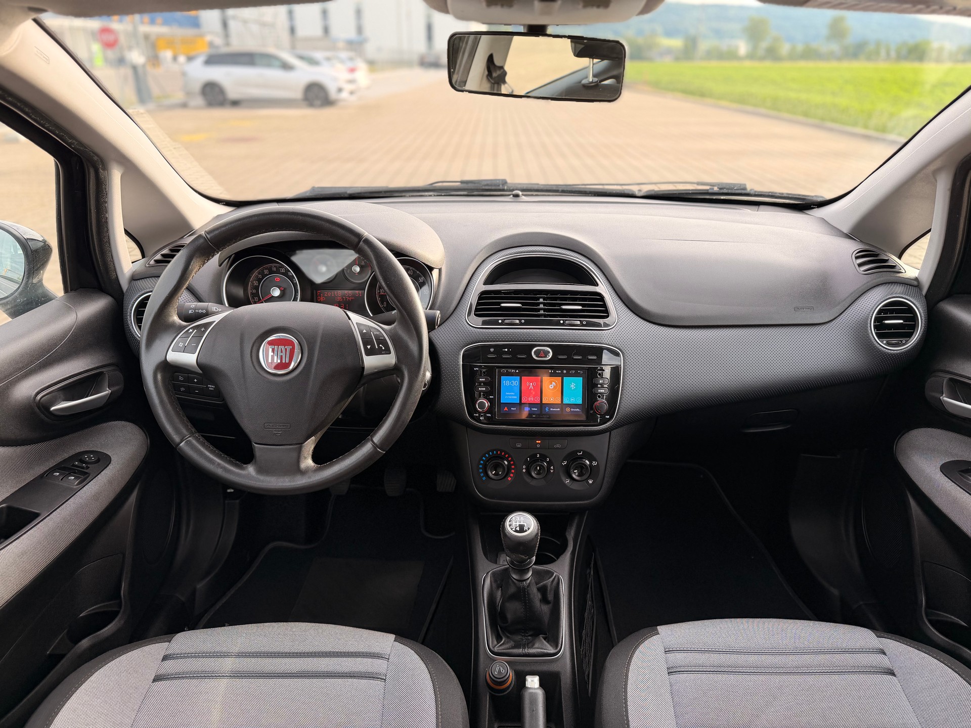 FIAT Punto 1.4 Dynamic ** Digitales Display, Rückfahrkamera, Navigationssystem**-image-14