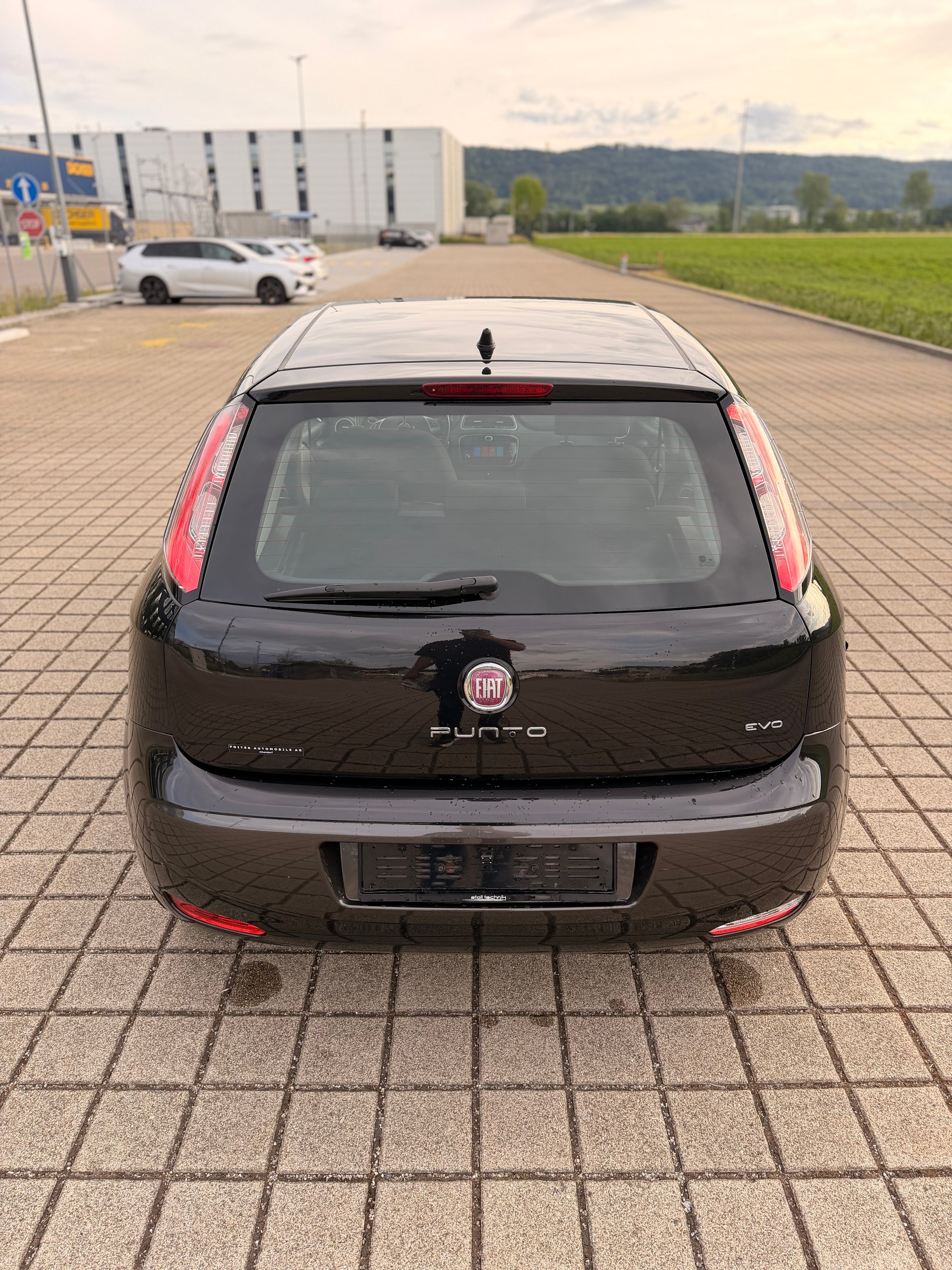 FIAT Punto 1.4 Dynamic ** Digitales Display, Rückfahrkamera, Navigationssystem**-image-10