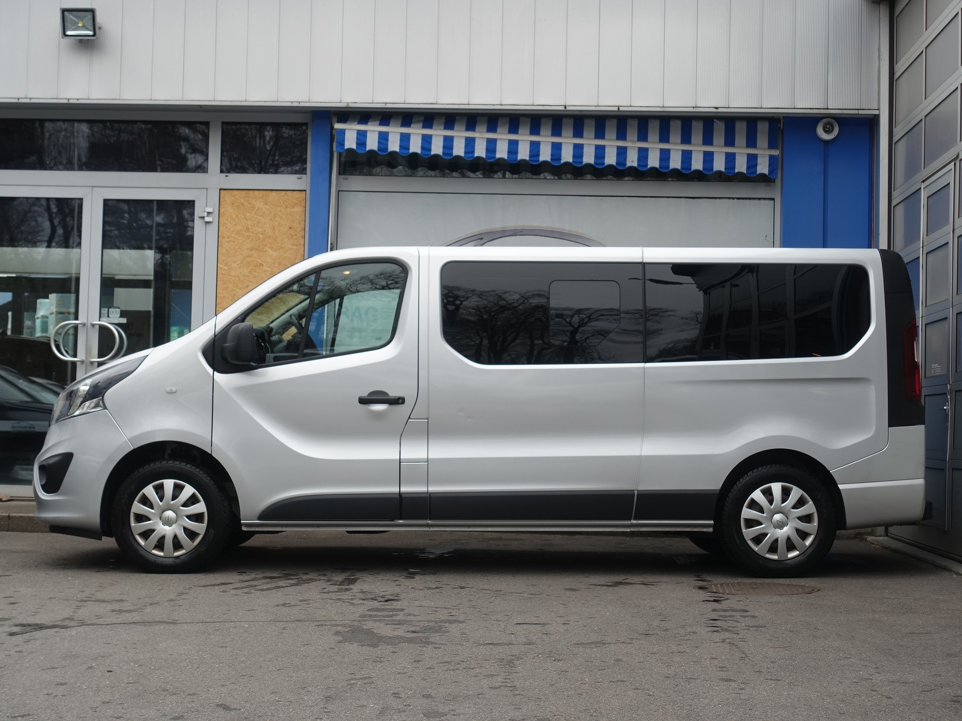 OPEL Vivaro 1.6 CDTI Combi+ 2.9t L2H1-image-6