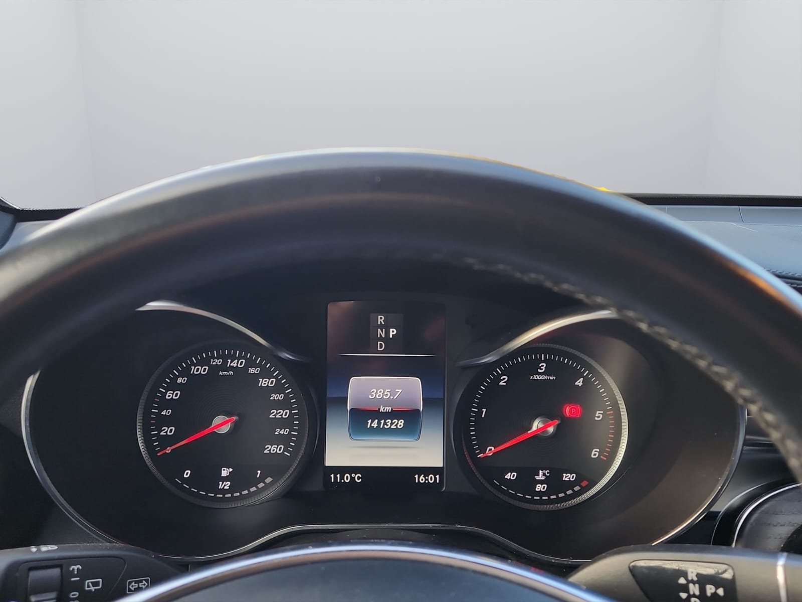 MERCEDES-BENZ GLC 220 d Exclusive 4Matic 9G-Tronic-image-14