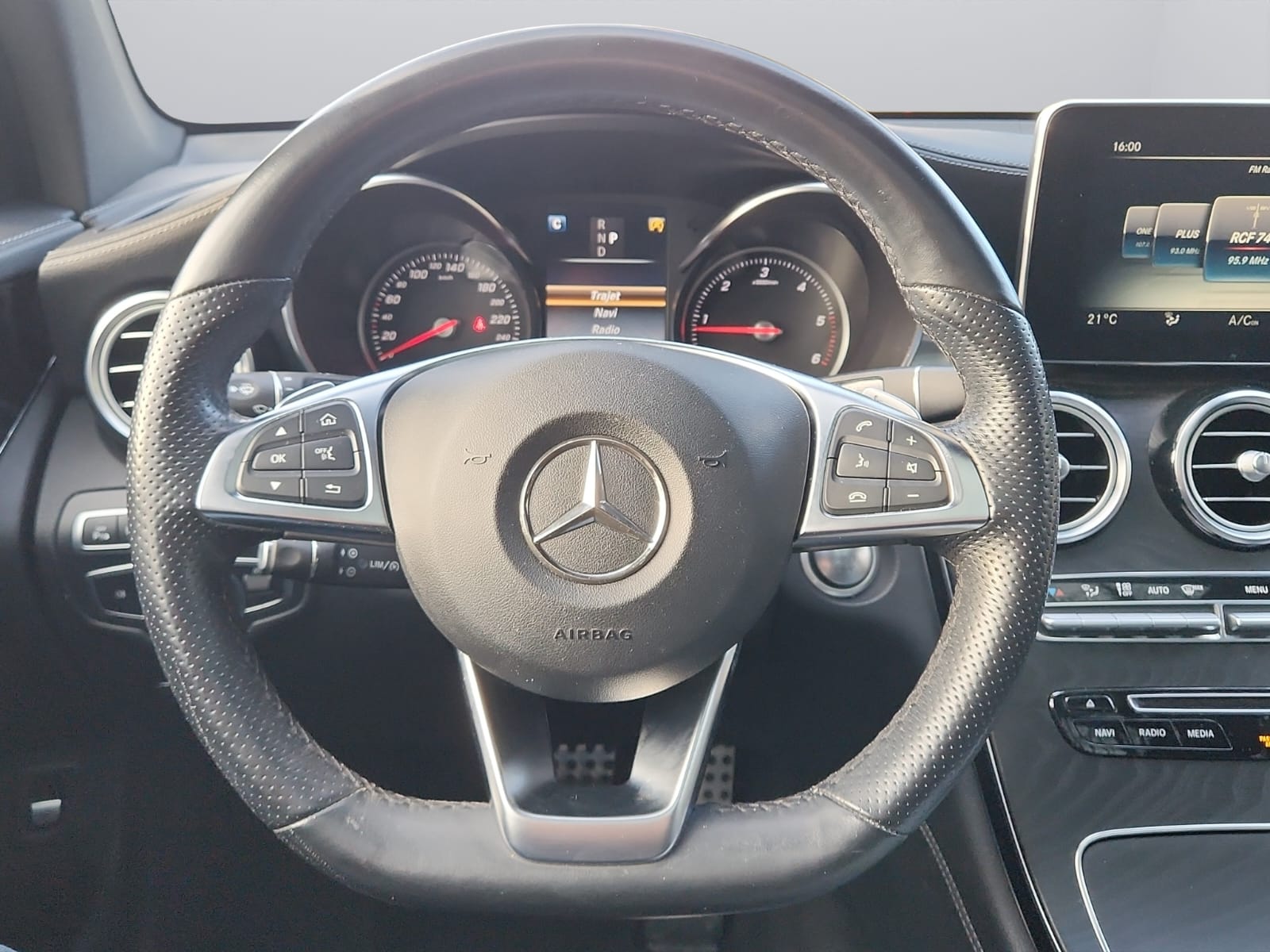 MERCEDES-BENZ GLC 220 d Exclusive 4Matic 9G-Tronic-image-11