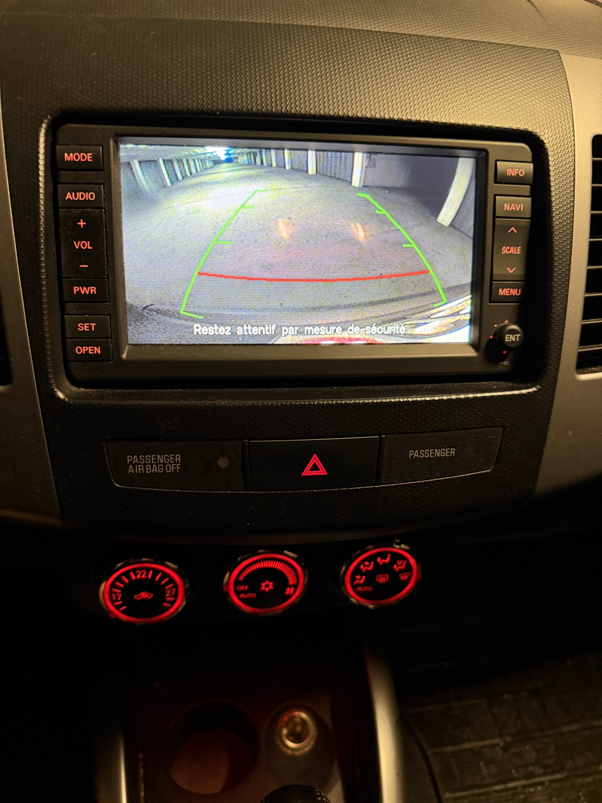 PEUGEOT 4007 2.2 HDi Lion Edition DCS6-image-7