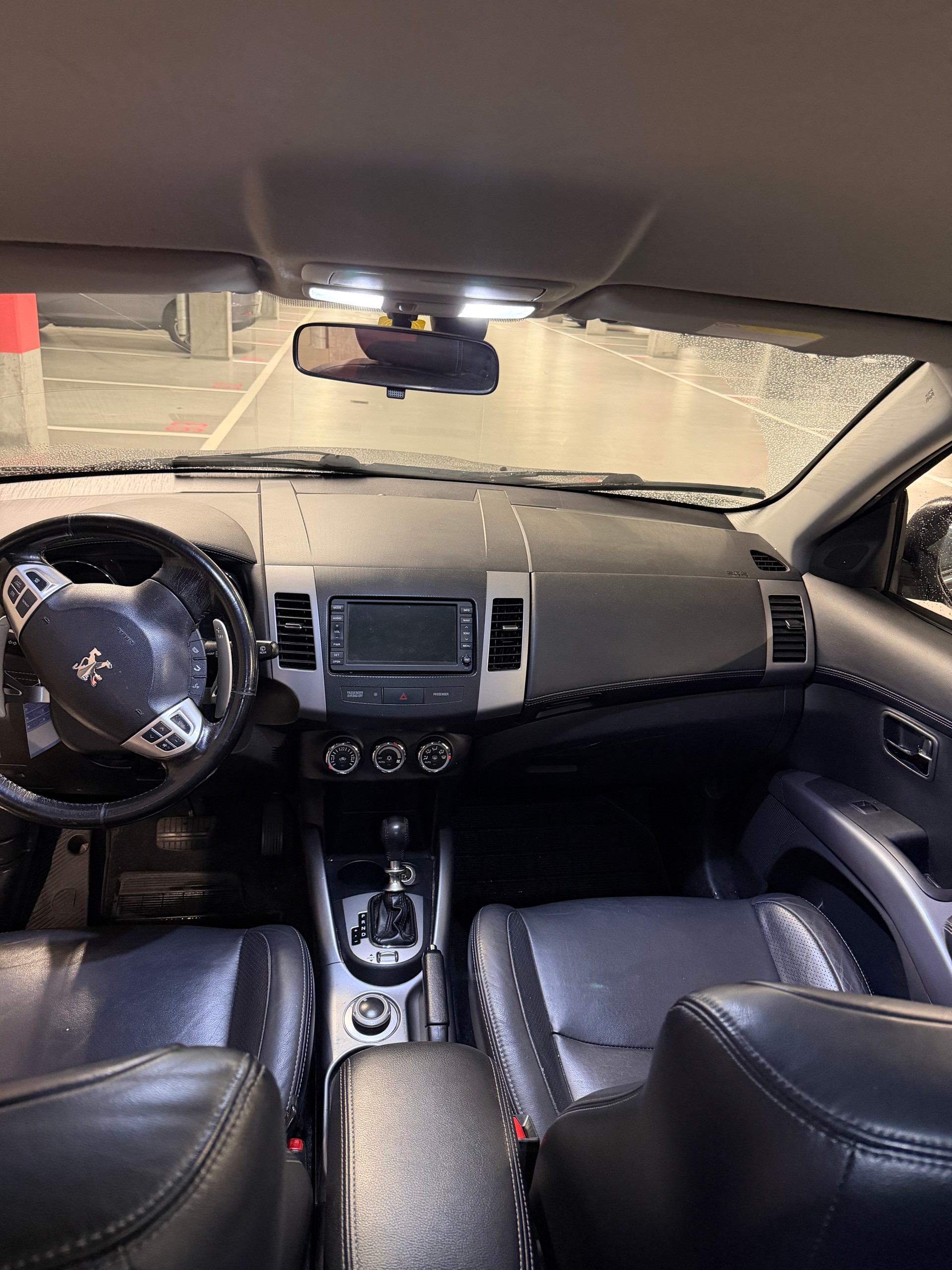 PEUGEOT 4007 2.2 HDi Lion Edition DCS6-image-11