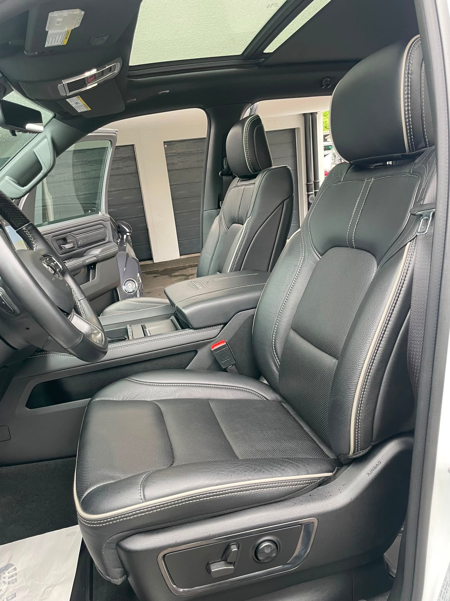 DODGE Facelift Ram 1500 5.7 HEMI MDS VVT Limited AHK 3500 kg-image-13