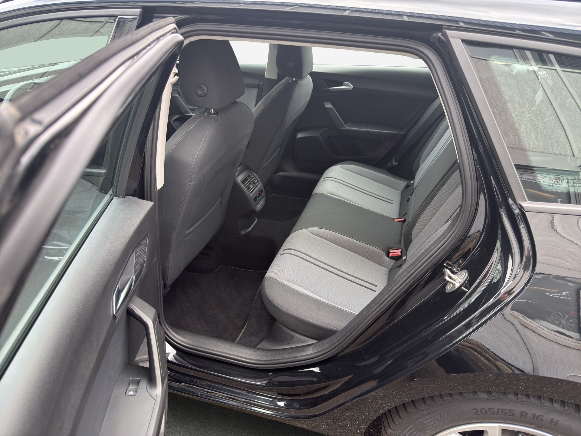 SEAT Leon ST 1.5 TGI Style DSG-image-12