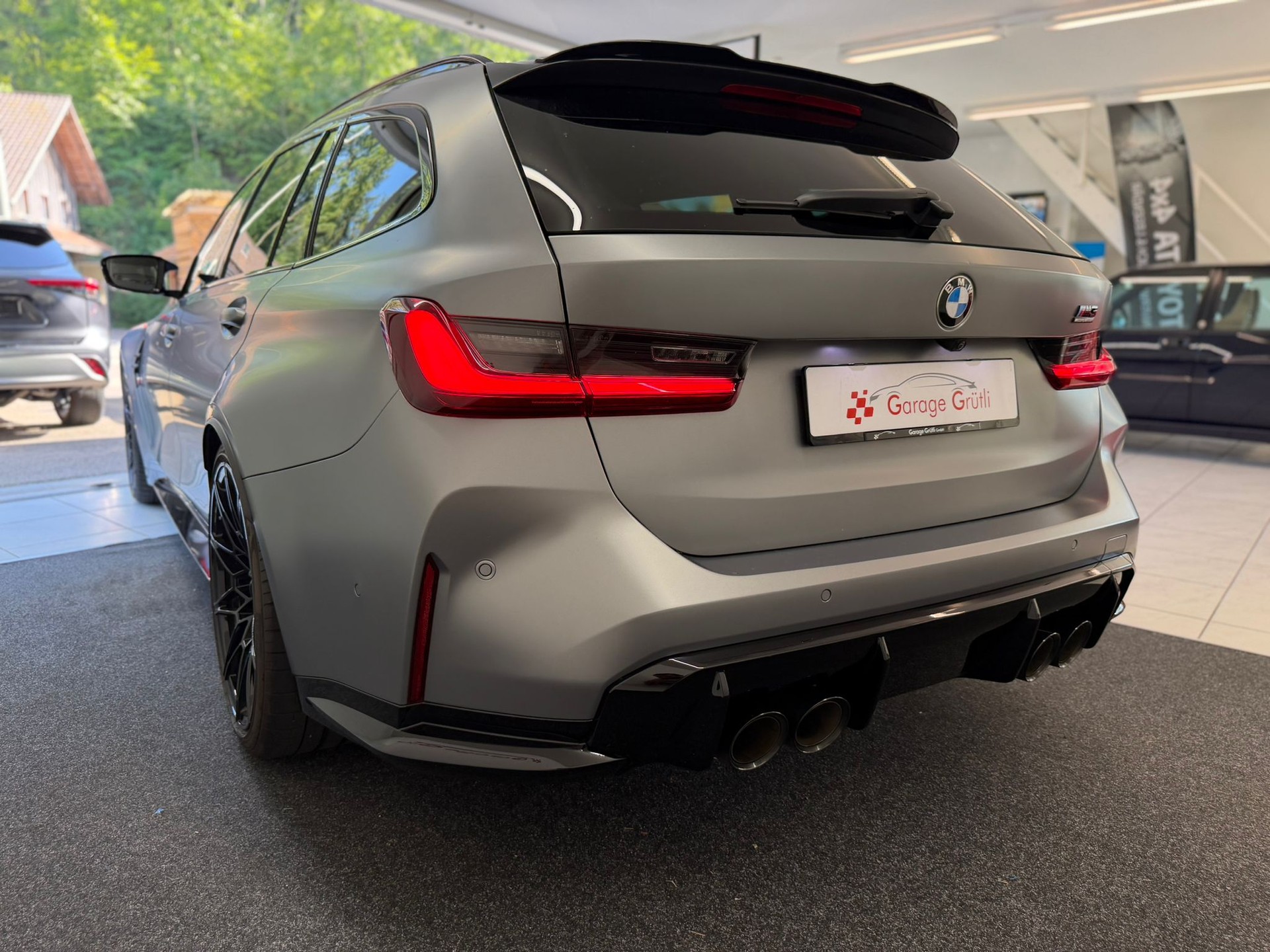 BMW M3 Touring xDrive Competition M-showroom-element-3