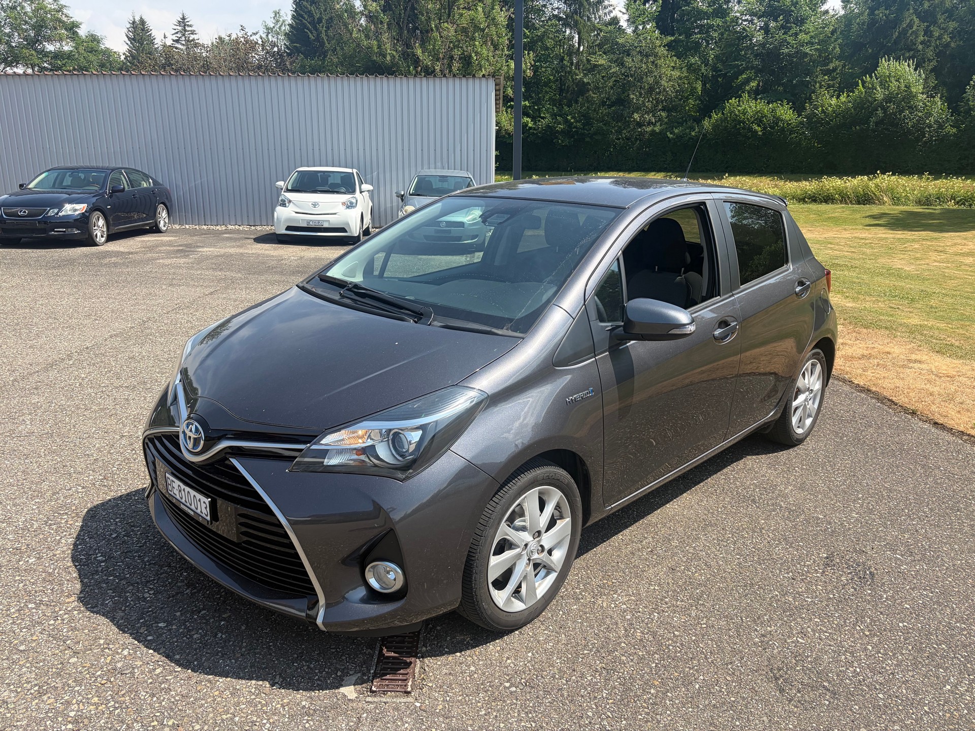 TOYOTA Yaris 1.5 VVT-i Hybrid Trend e-CVT-showroom-element-1