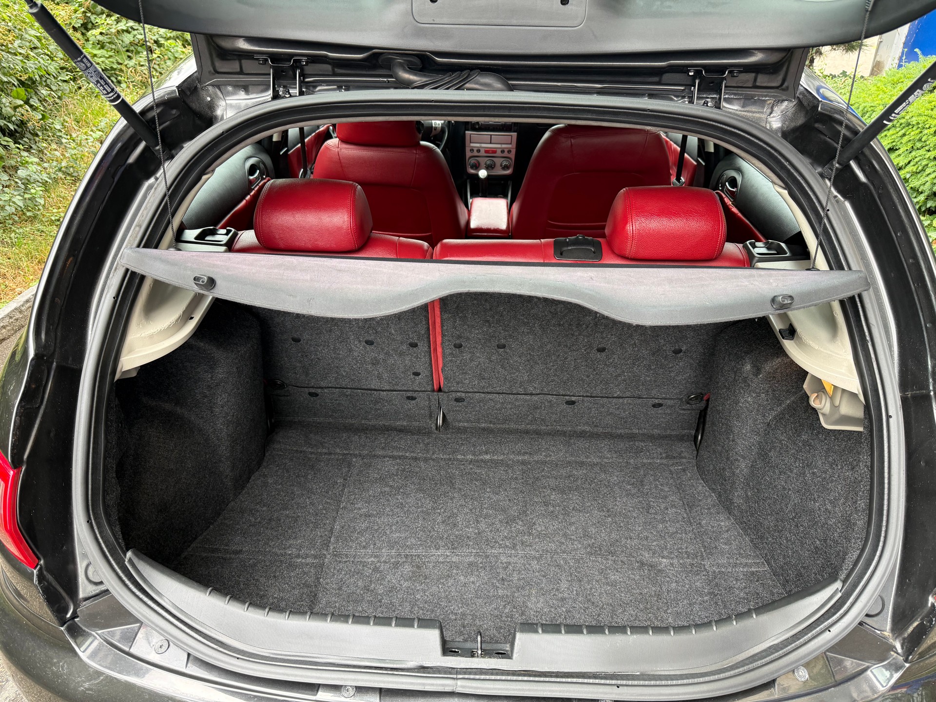 ALFA ROMEO 147 1.6 TS 16V VIP Edition-image-11
