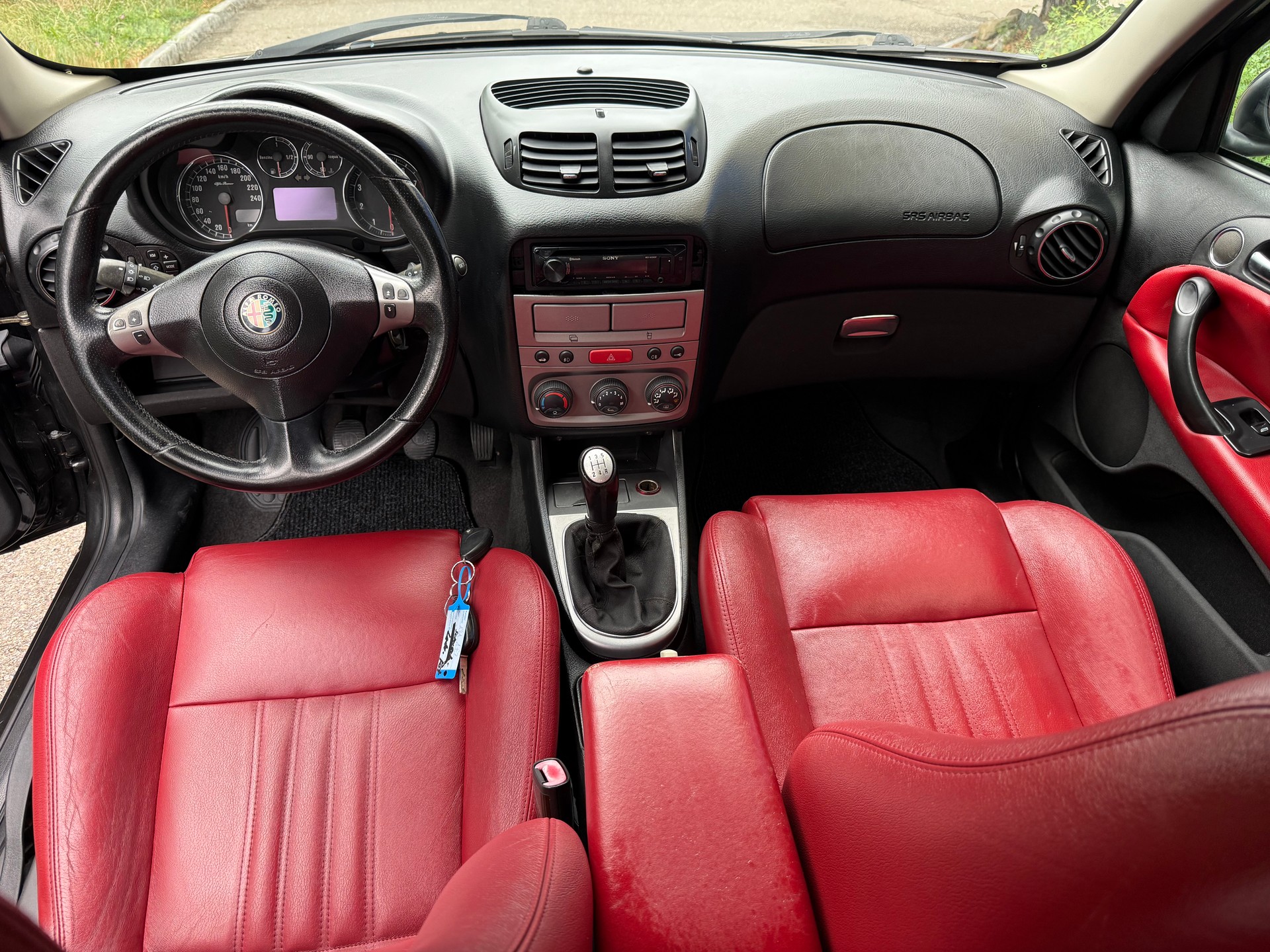 ALFA ROMEO 147 1.6 TS 16V VIP Edition-image-6