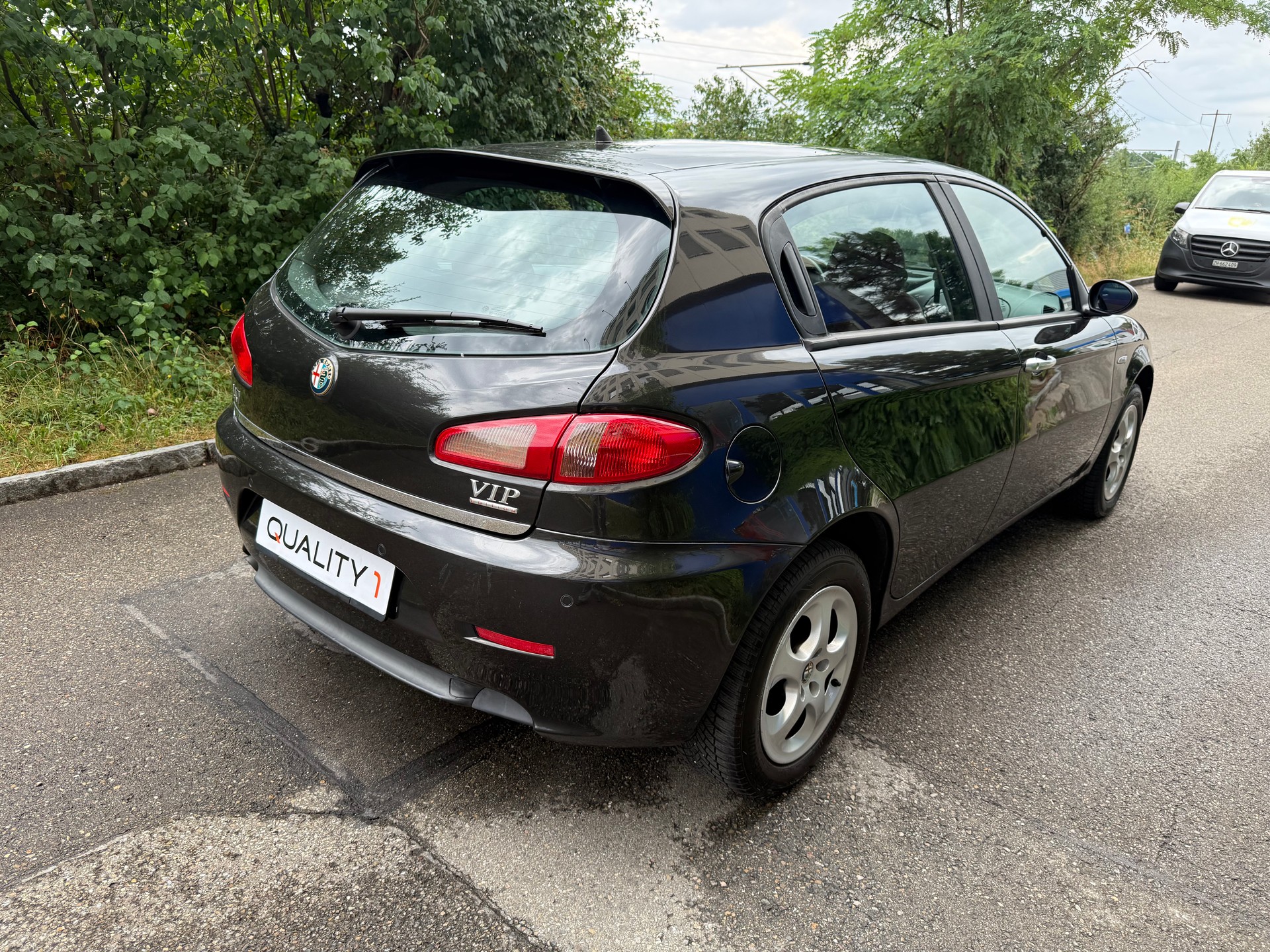 ALFA ROMEO 147 1.6 TS 16V VIP Edition-image-4