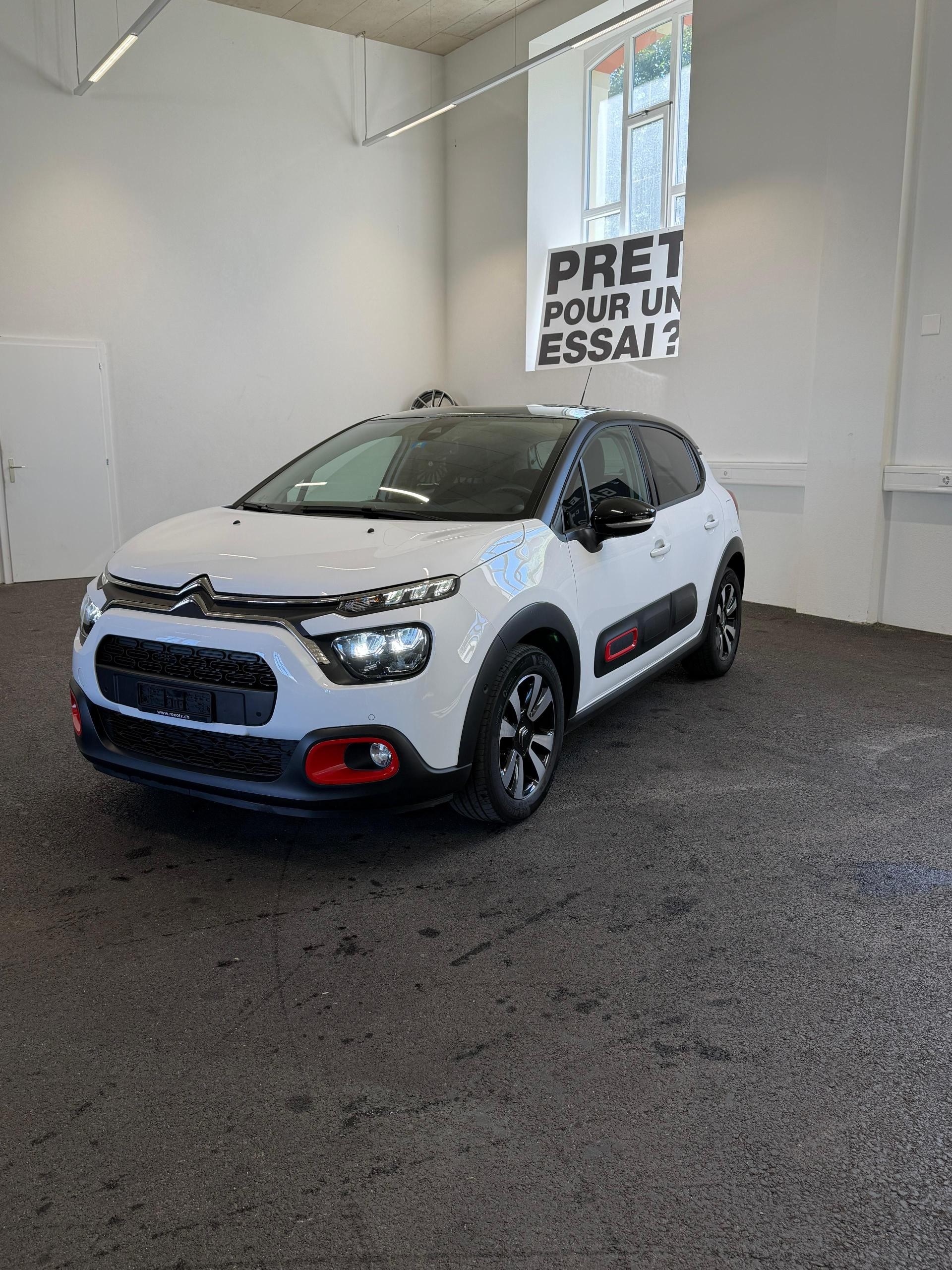 CITROEN C3 1.2i PureTech Shine-image-1
