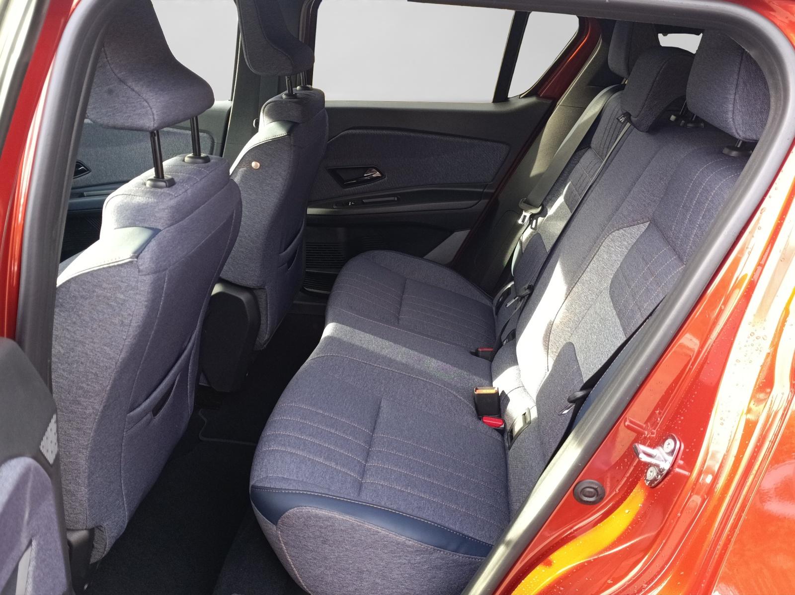 RENAULT R4 E-Tech Comfort Range techno-image-12